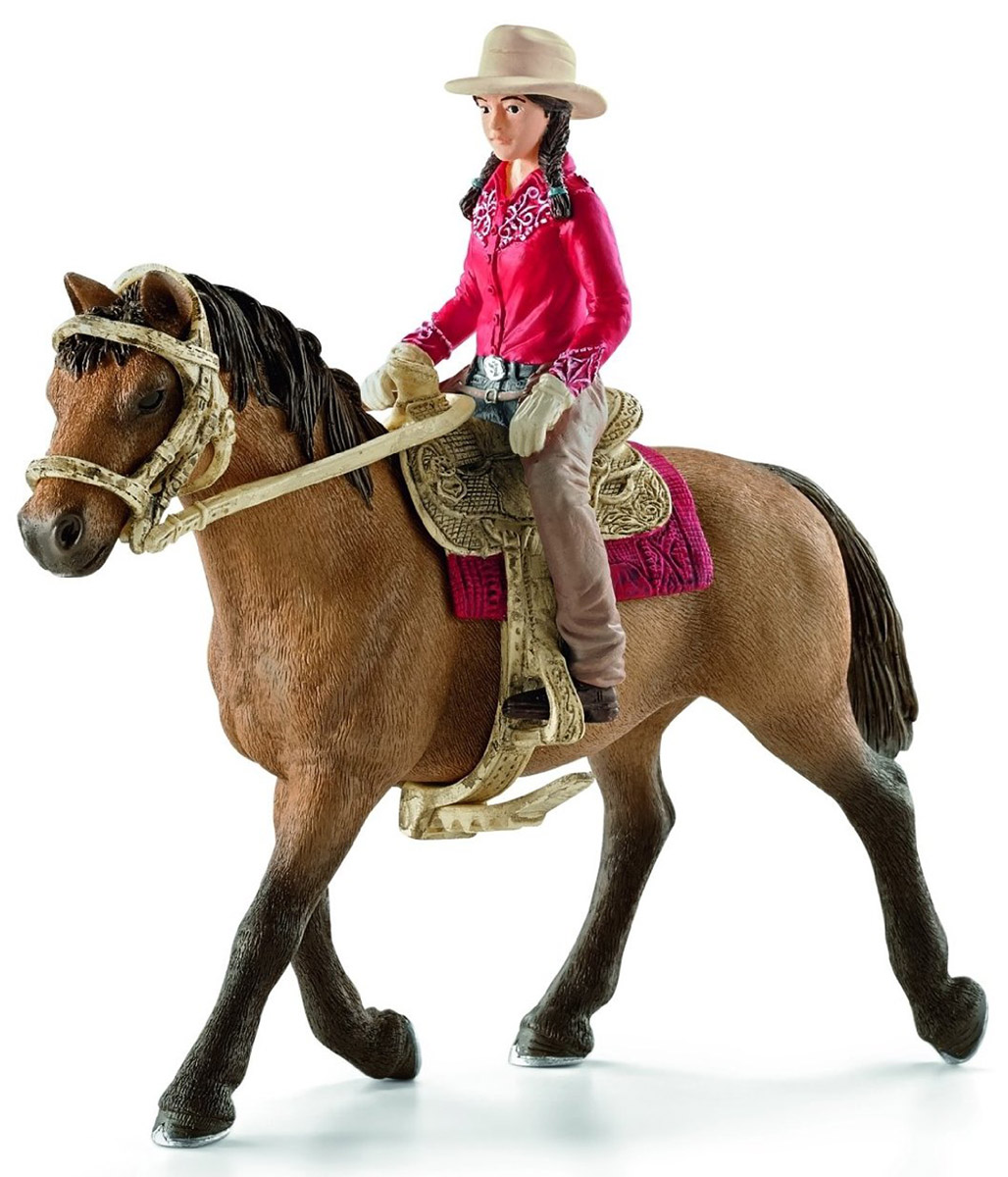 Schleich Фигурка Наездница Вестерн42112 Schleich Фигурка Наездница Вестерн42112Опытная наездница, катающаяся на проворной лошадке, понравится каждому малышу и научит уверенно держаться в седле. Ребенок сможет придумать удивительные сюжеты скачек и профессиональных соревнований, создать собственную ферму с участием других фигурок Scheich. Наездница в красной рубашке, шляпе с широкими полями и в плотных перчатках катается верхом на своей лошади. Можно снять ее с лошадки и поменять снаряжение, надев ее на другого жеребца. Фигурка наездницы прочно располагается в седле и готова к активным скачкам. Все детали выполнены из качественного каучукового пластика, который безопасен для детей и очень приятен на ощупь. Игрушки Schleich развивают мелкую моторику ребенка, стимулируют творческое восприятие и позволяют создавать разнообразные сюжетно-ролевые игры с реалистичными персонажами.