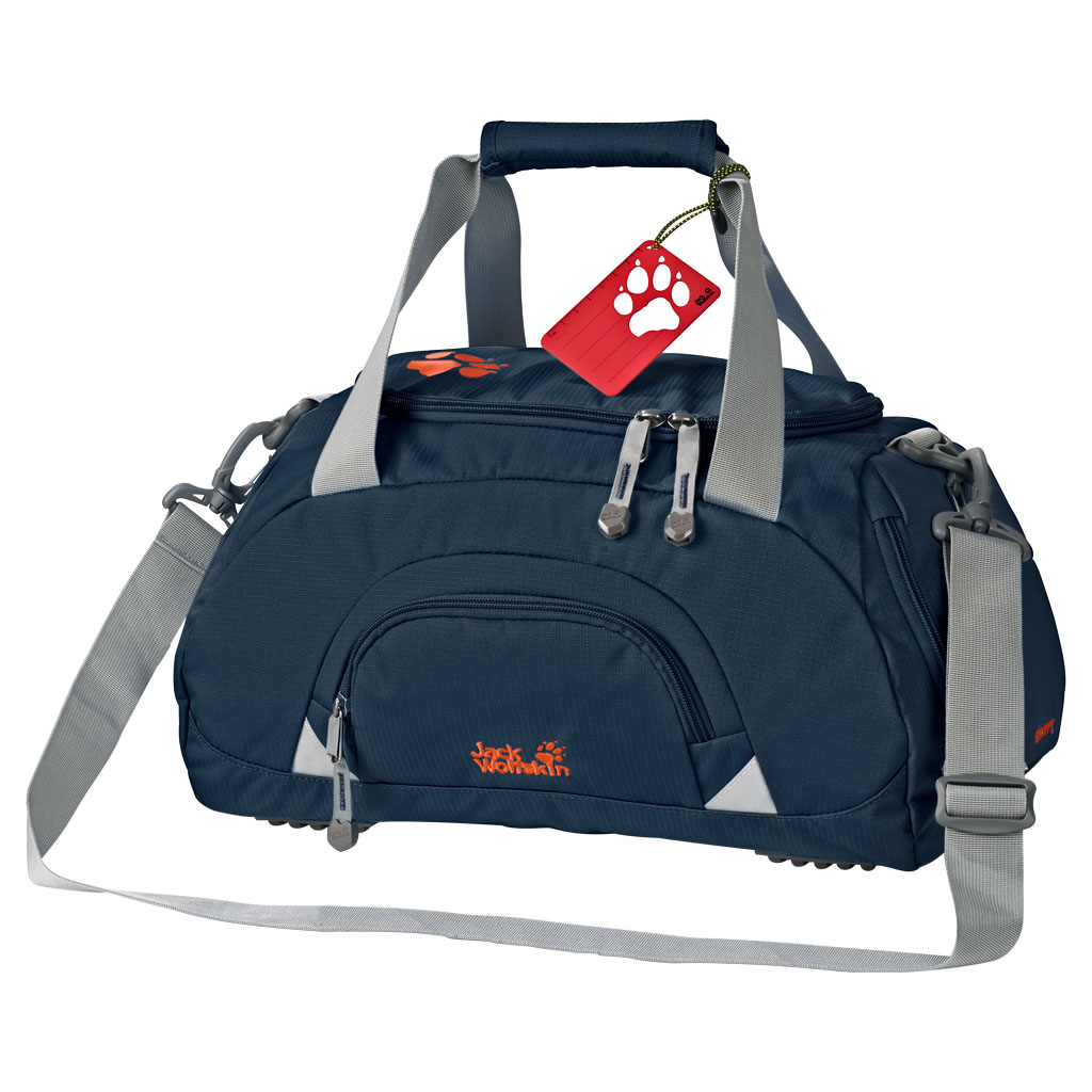 Сумка спортивная Jack Wolfskin Rockpoppy, цвет: темно-синий, 25 л. 2004441-10102004441-1010 Сумка спортивная Jack Wolfskin Rockpoppy, цвет: темно-синий, 25 л. 2004441-10102004441-1010Компактная спортивная сумка для детского сада и начальной школы с отделением для обуви. Компактность и рациональное деление: ROCKPOPPY — это спортивная сумка для детей дошкольного и раннего школьного возраста. Ее особенность заключается в продуманной комбинации отделений: наряду с большим основным отделением и маленьким боковым отделением для кошелька, ключей и прочего мы предусмотрели в сумке отделение для обуви. Оно закрывается на застежку-молнию, доступно снаружи и проветривается через сетчатое окошко. Сюда складывается спортивная обувь, а спортивная одежда и полотенце хранятся отдельно и остаются чистыми. В зависимости от предпочтений ребенок может носить спортивную сумку ROCKPOPPY за мягкие ручки или через плечо на плечевом ремне. Плечевой ремень регулируется по длине и отстегивается.