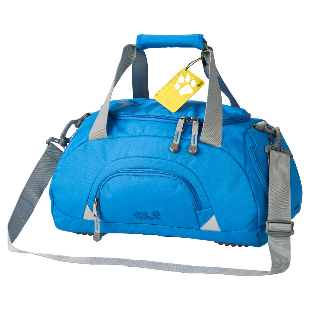 Сумка спортивная Jack Wolfskin Rockpoppy, цвет: голубой, 25 л2004441-1152 Сумка спортивная Jack Wolfskin Rockpoppy, цвет: голубой, 25 л2004441-1152Компактная спортивная сумка Jack Wolfskin Rockpoppy предназначена для детей дошкольного и раннего школьного возраста. Ее особенность заключается в продуманной комбинации отделений: наряду с большим основным отделением и маленьким боковым отделением для кошелька, ключей и прочего в сумке предусмотрено отделение для обуви. Оно закрывается на застежку-молнию и проветривается через сетчатое окошко. Сюда можно складывать спортивную обувь, а спортивная одежда и полотенце хранятся отдельно и остаются чистыми. Также на сумке есть небольшой кармашек с вставкой из ПВХ. В кармашке лежит картонка, на которой вы можете написать ФИО и адрес ребенка. Тогда сумка не потеряется и ребенок не перепутает ее с другой. В зависимости от предпочтений ребенок может носить спортивную сумку Jack Wolfskin Rockpoppy за мягкие ручки или через плечо на плечевом ремне. Плечевой ремень регулируется по длине и отстегивается. Размеры сумки: 40 х 30 х 25 см. Максимальная длина плечевого...