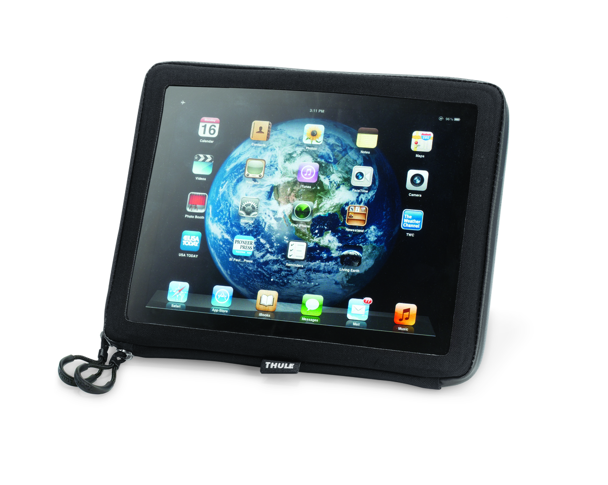 Сумка для планшетных компьютеров Thule iPad/Map Sleeve100014 Сумка для планшетных компьютеров Thule iPad/Map Sleeve100014Сумка-рамка Thule Pack’n Pedal для планшетных компьютеров: Подходит для Apple iPad и других планшетных компьютеров Возможно управление сенсорным экраном через прозрачный чехол, защищающий от воды Стильный внешний вид Легкий водонепроницаемый материал, в комплект входит чехол-дождевик Объем сумочки 1,5 литра Подходит для бумажных карт Внимание! Устанавливается на руль велосипеда при помощи держателя Thule Handlebar (приобретается отдельно)