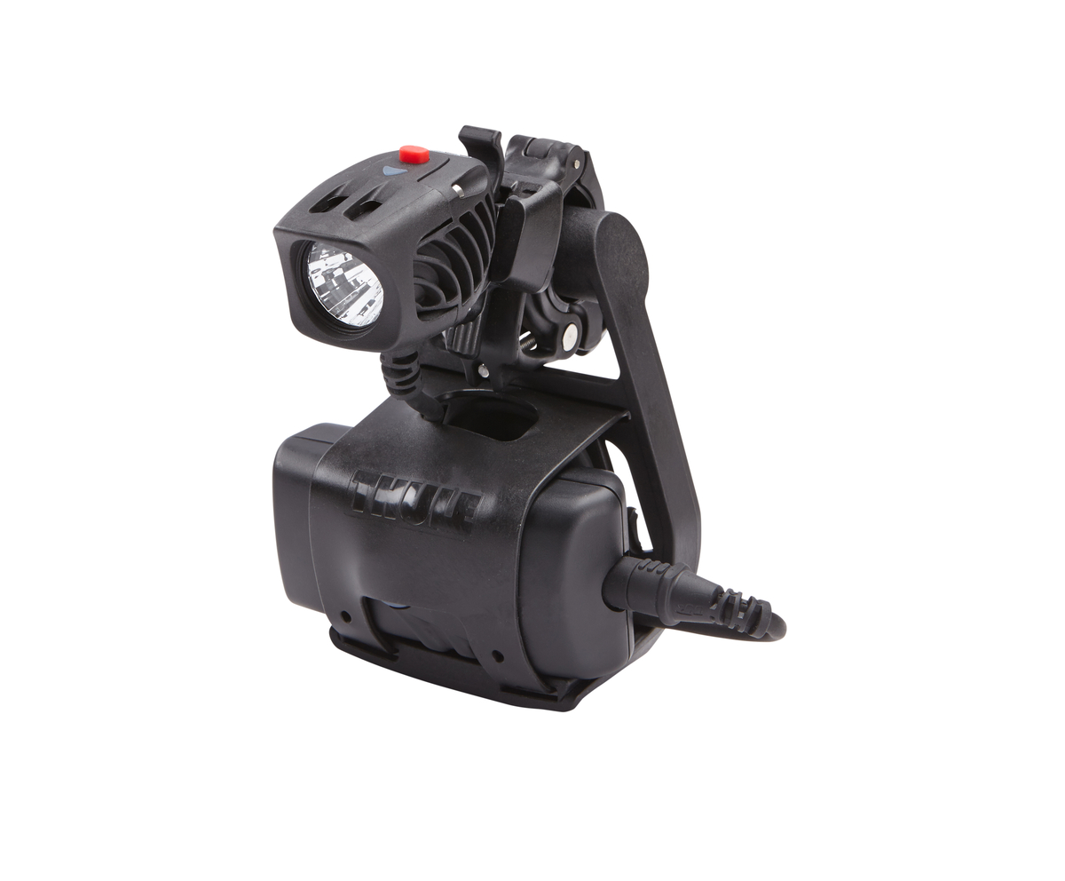 Крепление на руль Thule Light Holder для фонарика100083 Крепление на руль Thule Light Holder для фонарика100083Крепление для фонарика на руль велосипеда Thule: Фонарик, батарея и проводка совмещены в одном аксессуаре. Устанавливается/снимается за считанные секунды, всегда можно иметь при себе и пользоваться в темноте. Совместим с любыми типами фонарей и батарей. Внимание! Устанавливается на руль велосипеда при помощи держателя Thule Handlebar (приобретается отдельно)