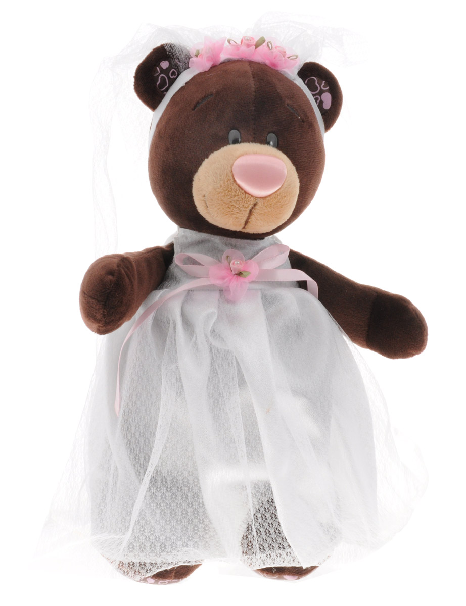 ChocoMilk Мягкая игрушка Медведица Milk невеста 30 смМ5041/30 ChocoMilk Мягкая игрушка Медведица Milk невеста 30 смМ5041/30Мягкая игрушка Медведица Milk невеста вызовет умиление и улыбку у каждого, кто ее увидит. Игрушка выполнена в виде милой медведицы коричневого цвета в белом пышном платье невесты. На голове у нее ободок с розовыми цветочками и фатой. Игрушка изготовлена из мягкого, приятного на ощупь искусственного меха и текстиля с наполнителем из гипоаллергенного полиэфирного волокна и полиэтиленовых гранул. Удивительно мягкая игрушка принесет радость и подарит своему обладателю мгновения нежных объятий и приятных воспоминаний. Великолепное качество исполнения делают эту игрушку чудесным подарком к любому празднику.
