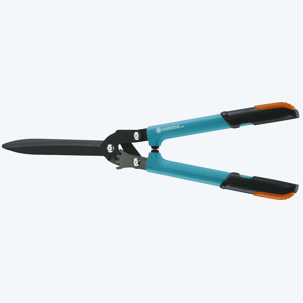 Ножницы для живой изгороди Gardena 600 Comfort00393-20.000.00 Ножницы для живой изгороди Gardena 600 Comfort00393-20.000.00Ножницы для живой изгороди Gardena 600 Comfort гарантируют легкую и комфортную работу в любой ситуации. Запатентованная зубчатая передача увеличивает мощность реза на 46%. Оптимальная амортизация толчков благодаря гелевым подушечкам из материала Technogel, расположенным в ложе ручек, а также дополнительные буферы с мягкими пластиковыми элементами. Лезвия с покрытием от налипания оснащены механизмом для обрезки сучков. Ножницы для живой изгороди просты в уходе и не требуют технического обслуживания. Благодаря лезвиям с прямолинейной заточкой эти ножницы идеально подходят для точного придания формы. Длина ножниц - 60 см; Длина лезвий - 23 см.