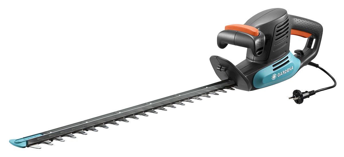 Ножницы электрические для живой изгороди Gardena EasyCut 500/5509832-20.000.00 Ножницы электрические для живой изгороди Gardena EasyCut 500/5509832-20.000.00Ножницы электрические для живой изгороди Gardena EasyCut 500/55 прекрасно подходят для удобной стрижки средних живых изгородей. Благодаря рукоятке эргономичной формы ножницы удобно лежат в руке. Большая кнопка запуска позволяет легко и безопасно включить инструмент в любой ситуации. Оптимизированная геометрия лезвий гарантирует эффективную, быструю и чистую обрезку. Кроме того, она обеспечивает плавность работы при низком уровне вибрации и дает возможность прилагать меньше усилий. Щиток на конце лезвия оберегает пользователя от отдачи при обрезке близко к поверхности земли, обеспечивая безопасность работы. Напряжение - 230 В; Номинальная мощность - 500 Вт; Длина ножа - 55 см; Расстояние между лезвиями - 18 мм; Масса ножниц - 2,78 кг; Гарантированная мощность звука, дБ(А) - 97 дБ (A); Вибрация (ah) - 3,049 м/с2.