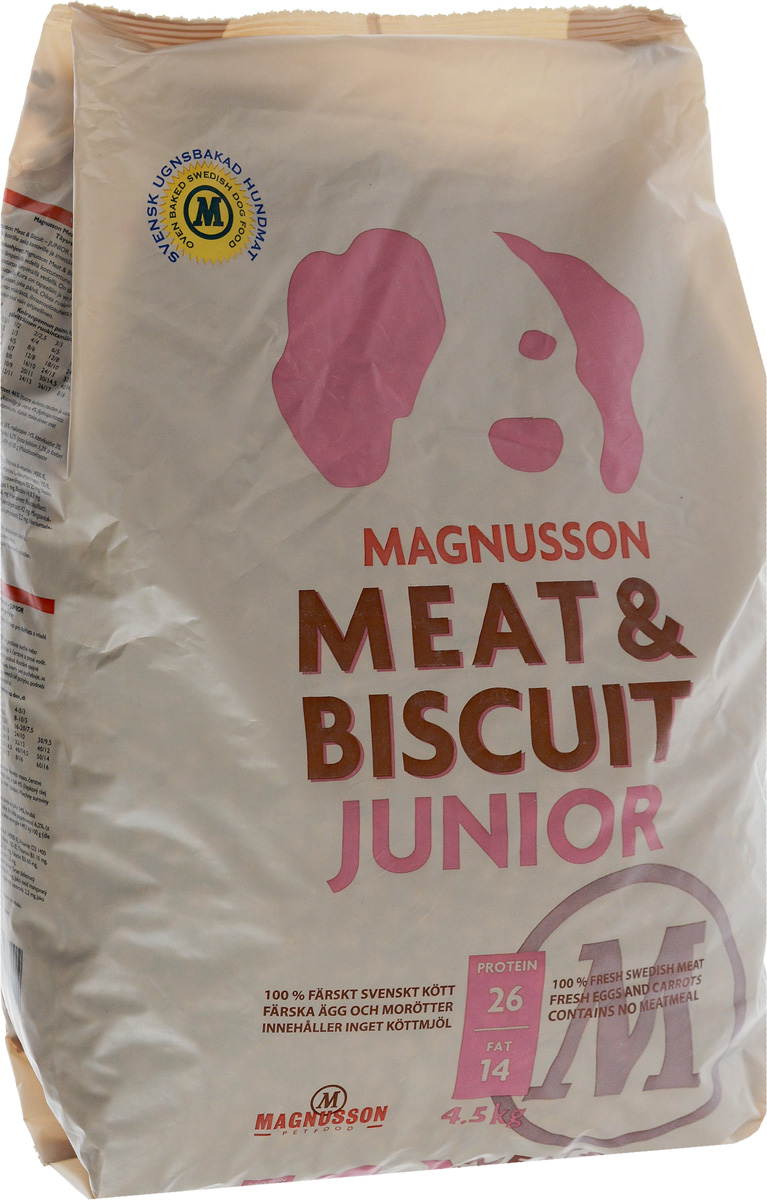 Корм сухой Magnusson Junior для щенков, беременных и кормящих сук, 4,5 кг7350033852422 Корм сухой Magnusson Junior для щенков, беременных и кормящих сук, 4,5 кг7350033852422Здоровье собаки формируется в первый год жизни и самое важное в этот период - правильное кормление. Корма массового производства обрабатывают маслом для восстановления потерянных в процессе производства животных жиров. Чтобы масло не портилось добавляется консервант, чтобы консервант не горчил, а корм привлекательно пах - усилители вкуса и запаха. Иногда добавляются ферменты, помогающие переварить корм с добавками. Запекание сохраняет животные жиры, поэтому корм Magnusson Junior не обрабатывается маслом, не содержит консервант и другие химические добавки. Источником животного белка является филейная часть говядины (46% свежего мяса) без добавления мясной, рыбной, куриной муки или субпродуктов. Свежие яйца в сочетании с говядиной обеспечивают лучшее качество белка. Свежая морковь, также входящая в состав корма, является источником витамина А, регулирует углеводный обмен и оказывает положительное воздействие на работу пищеварительной системы вашей собаки. ...