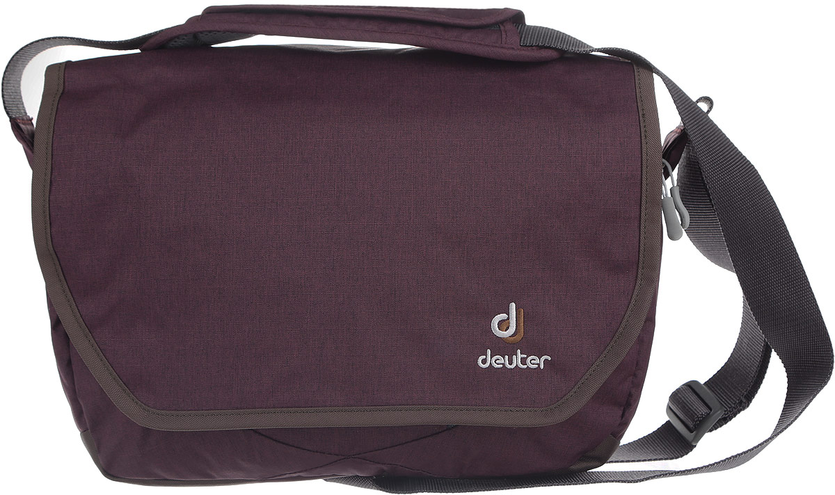 Сумка Deuter Carry out, цвет: сливовый, серый. 85013_560885013_5608 Сумка Deuter Carry out, цвет: сливовый, серый. 85013_560885013_5608Практичная дорожная сумка Deuter Carry out выполнена из плотного полиэстера и оформлена нашивкой с названием фирмы. Сумка состоит из двух вместительных отделений, каждый из которых закрывается на удобную застежку-молнию. Внутри одного отделения расположен карман, закрывающийся на молнию. Внутри второго отделения расположены три открытых кармана для мелочей. На тыльной стороне расположен широкий карман на молнии. Изделие закрывается клапаном на липучки. Под клапаном расположен удобный карман на молнии, внутри которого расположены один открытый клапан, карман для телефона на клапане с липучкой и съемный ремешок. Сумка оснащена удобным плечевым ремнем с регулирующейся длиной и подвижной накладкой для плеча. Также к сумке прилагается небольшая косметичка, закрывающаяся на молнию. Такая практичная сумка станет незаменим аксессуаром, который подчеркнет вашу индивидуальность.