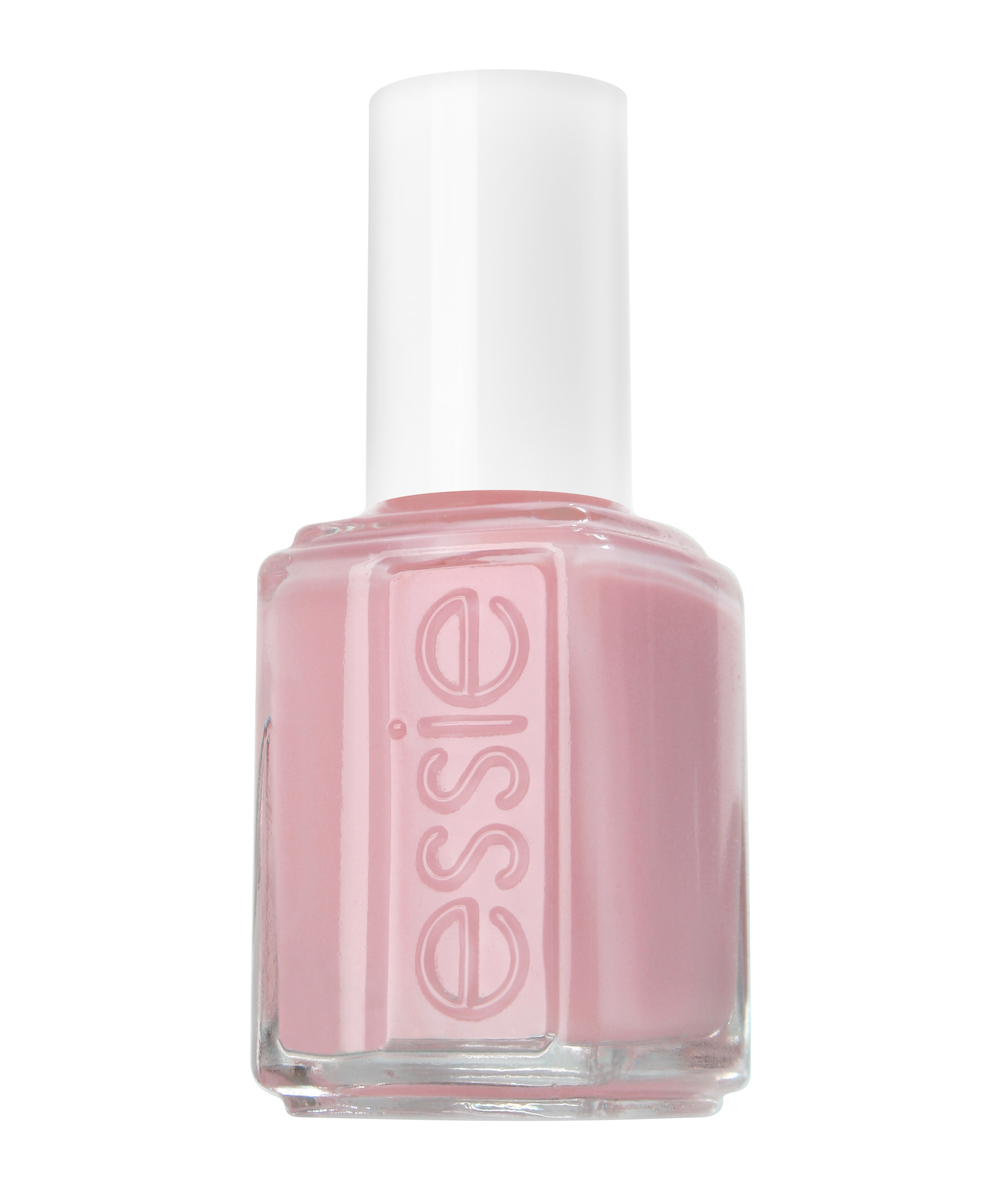 Essie professional Лак для ногтей Классическая 560 ТОНКАЯ БРЕТЕЛЬКА, 13,5 млP0352501 Essie professional Лак для ногтей Классическая 560 ТОНКАЯ БРЕТЕЛЬКА, 13,5 млP0352501Essie professional - эксперт салонного маникюра в США с 1981 года, был основан в Нью-Йорке Эсси Вайнгартен. Essie professional любят за уникальный подход к цвету, неповторимые названия, которые задали тренд в нейл индустрии. Essie professional - это современный тренд для бьюти профессионалов, инсайдеров индустрии, знаменитостей и модных женщин более чем в 100 странах мира. Авторитет в мире цвета Essie professional блистает на подиумах всего мира от Нью-Йорка до Парижа. Звездная линейка уходов и более 900 оттенков созданными за всю историю бренда полностью соответствуют всем стандартам безопасности. Essie предлагает изысканные коллекции, созданные эксклюзивно Международным Директором по Цвету Ребеккой Минкофф, известным Нью-Йоркским дизайнером.