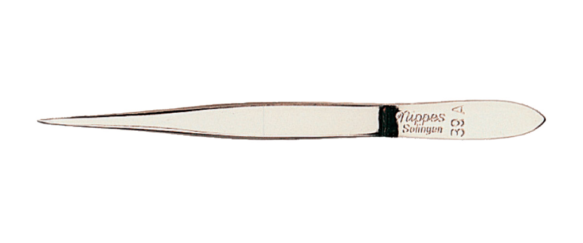Nippes Пинцет остроконечный, гладкий, 8 см. 39A39A Nippes Пинцет остроконечный, гладкий, 8 см. 39A39AОстроконечный пинцет изготовлен из никелированной высококачественной стали. Легко захватывает волосок, используется профессиональными косметологами для удаления тонких волосков. Длина пинцета 8 см Хранить в сухом недоступном для детей месте. Срок годности не ограничен. Замена изделия не осуществляется в следующих случаях: - Использование не по назначению - Самостоятельный ремонт - Нарушение условий хранения