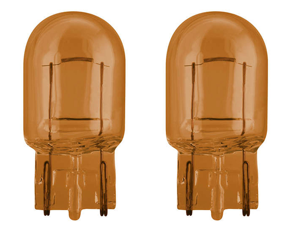 Лампа автомобильная галогенная сигнальная Philips Vision, цоколь WY21W (WX3x16d), 12V, 21W, 2 шт12071B2 (бл.) Лампа автомобильная галогенная сигнальная Philips Vision, цоколь WY21W (WX3x16d), 12V, 21W, 2 шт12071B2 (бл.)Автомобильная лампа Philips Vision изготовлена из запатентованного кварцевого стекла с УФ- фильтром Philips Quartz Glass. Кварцевое стекло в отличие от обычного стекла выдерживает гораздо большее давление и больший перепад температур. При попадании влаги на работающую лампу, лампа не взрывается и продолжает работать. Лампа Philips Vision производит на 60% больше света по сравнению со стандартной лампой, благодаря чему стоп-сигналы или указатели поворота будут заметны с большего расстояния. Лампа Philips Vision отличается высокой эффективностью, соответствуя всем современным требованиям.