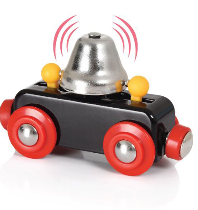 Brio Вагон с сигнальным колокольчиком33749 Brio Вагон с сигнальным колокольчиком33749BRIO вагончик с сигнал.колокольчиком,звон при движ.,8х4х5см,кор.