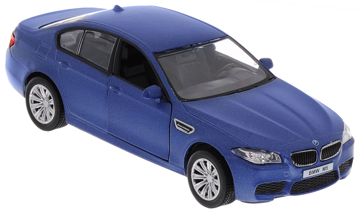 Uni-Fortune Toys Модель автомобиля BMW M5 цвет синий554004M(A) Uni-Fortune Toys Модель автомобиля BMW M5 цвет синий554004M(A)BMW M5 - доработанная подразделением BMW Motorsport версия автомобиля BMW пятой серии. Первое поколение было представлено в 1986 году. Последующие поколения M5 сменялись совместно с каждым поколением автомобилей пятой серии, включающей E34, E39, E60/61. С началом производства текущей модели F10, после поступления первых заказов, с конца 2011 года началось также производство ее M-версии. Модель автомобиля Uni-Fortune Toys BMW M5 будет отличным подарком как ребенку, так и взрослому коллекционеру. Благодаря броской внешности и великолепной точности машинка станет подлинным украшением любой коллекции авто. Модель выполнена в масштабе 1/32. Модель будет долго служить своему владельцу благодаря металлическому корпусу с элементами из пластика. Передние двери машины открываются. Машинка обладает инерционным механизмом. Автомобиль необходимо отвести назад, затем отпустить - и он быстро поедет вперед. Шины обеспечивают отличное сцепление с любой поверхностью пола. Модель...