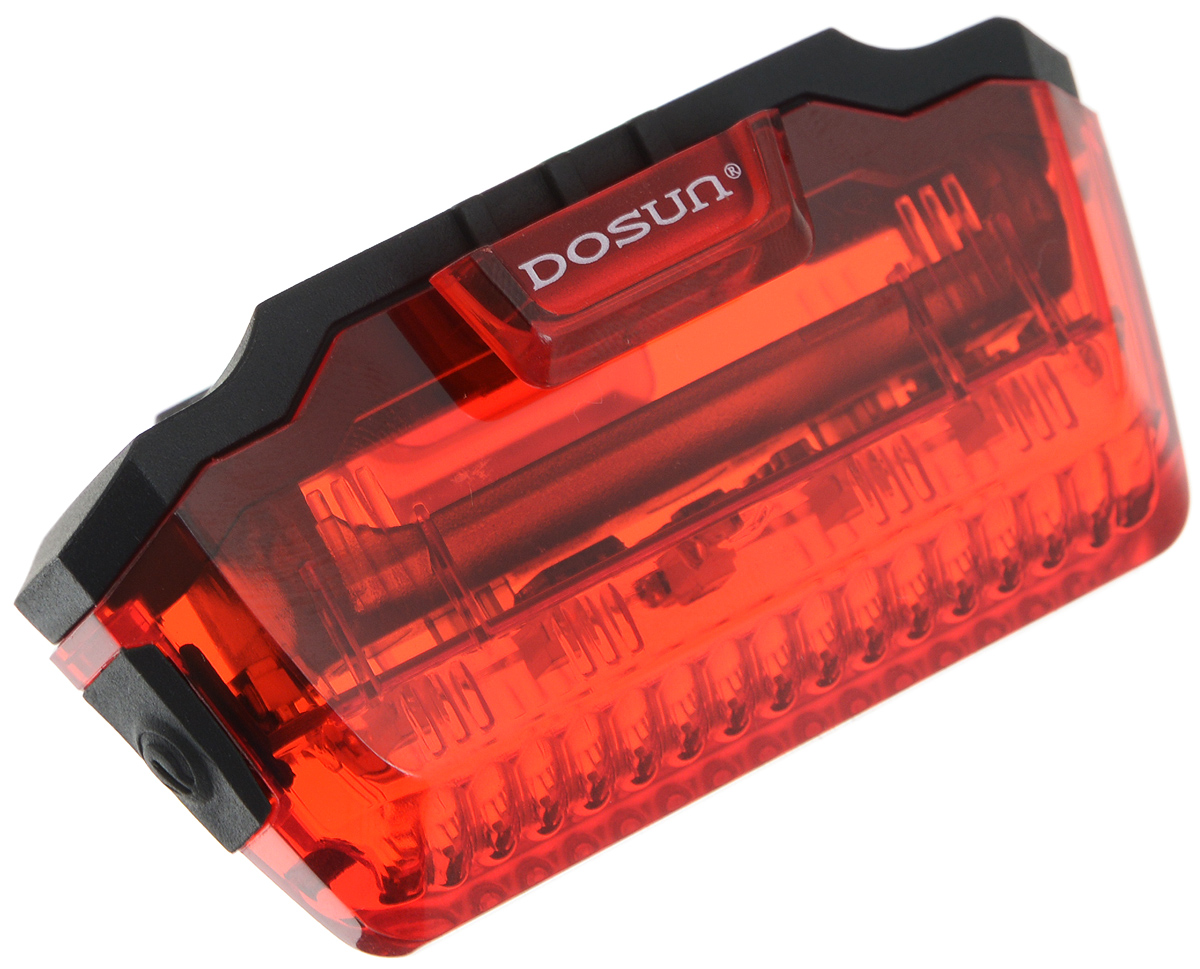 Задний габаритный фонарь Dosun Line LR200LR200/5055 Задний габаритный фонарь Dosun Line LR200LR200/5055Задний габаритный фонарь Dosun Line LR200 сделает ваш велосипед более заметным в темное время суток и обеспечит безопасность на дороге. Предназначен для оповещения водителей о движущемся транспортном средстве. Изделие имеет прочный водонепроницаемый корпус, устойчивый к царапинам. Яркий светодиод мощностью 3 лм работает в 3 режимах: сильное освещение, слабое освещение, мигание. Благодаря силиконовым креплениям фонарь с легкостью крепится к раме велосипеда без специальных инструментов. Он быстро устанавливается и также быстро снимается при необходимости. Фонарь работает от 1 батарейки типа ААА (входит в комплект). Диаметр штанги: 18-50 мм.