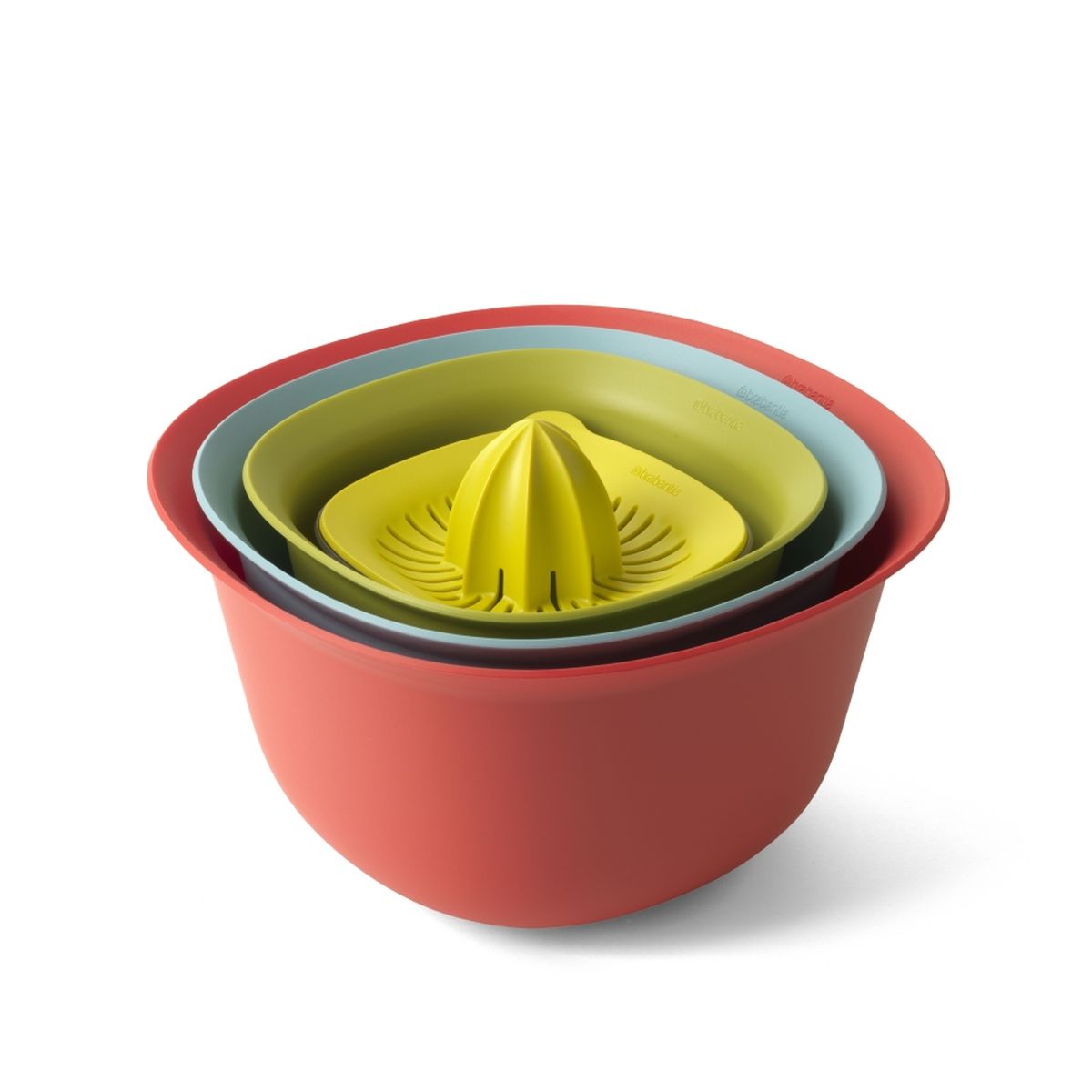 Набор салатников Brabantia Tasty Colours (4шт)110047 Набор салатников Brabantia Tasty Colours (4шт)110047В набор входят: миски 1,5 и 3,2 л, дуршлаг, соковыжималка для цитрусовых с мерным стаканом. Экономия места на кухне и удобное хранение в выдвижном ящике – изделия составляются одно в другое; Легко моются – можно мыть в посудомоечной машине; Миски и мерный стакан имеют нескользящее основание; Мерный стакан вместимостью 500 мл имеет четкие мерные деления в мл, пинтах, порциях и жидких унциях; Соковыжималка подходит для приготовления сока из любых цитрусовых; Гарантия 5 лет.