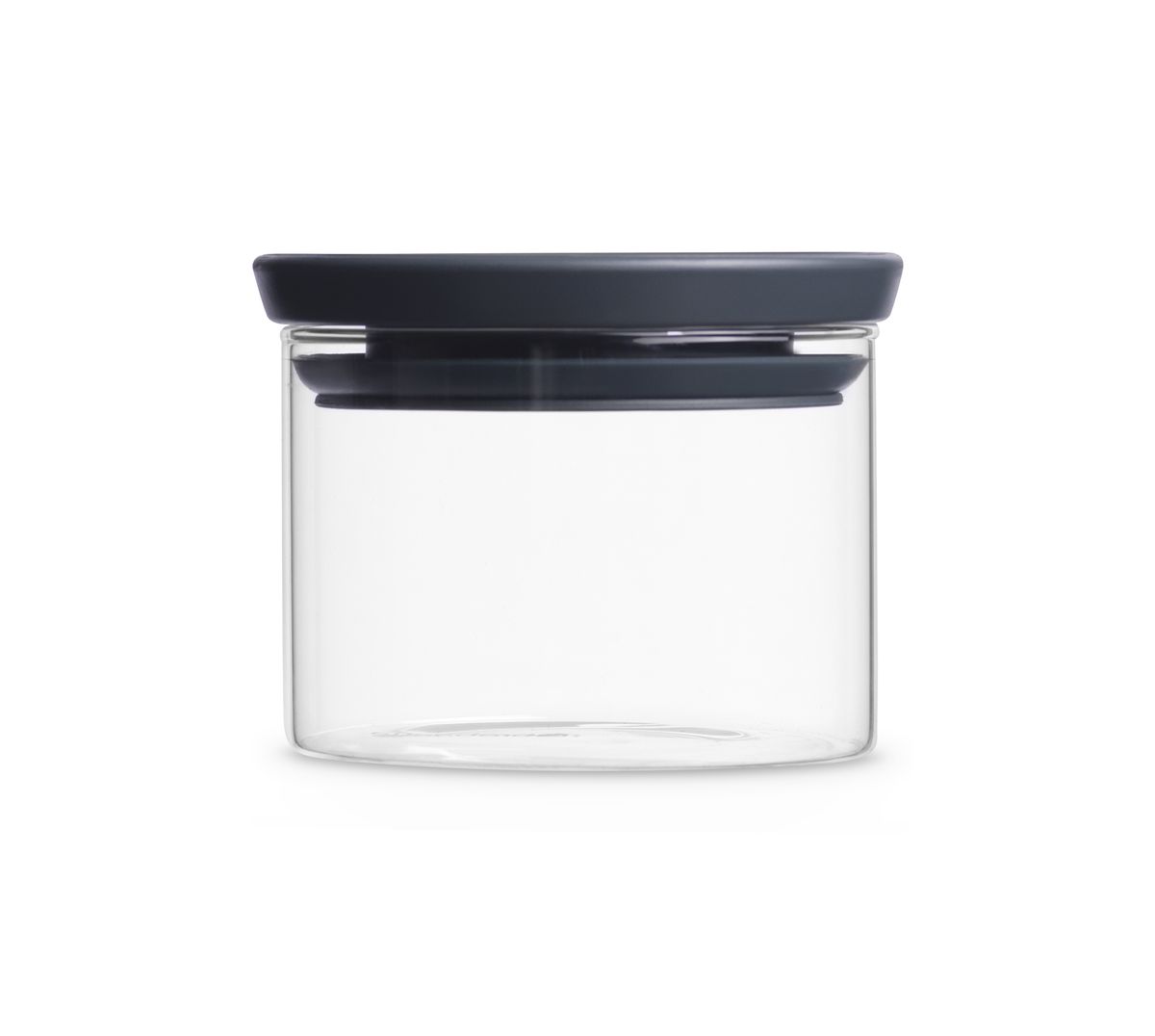 Модульная стеклянная банка Brabantia 0,3л298301 Модульная стеклянная банка Brabantia 0,3л298301Эти удобные модульные стеклянные банки для хранения любых продуктов непременно станут вашими любимыми. Идеальное решение для хранения продуктов – предлагаются в ассортименте различных размеров; Ваши любимые продукты дольше сохраняют свежесть – герметичная крышка; Легко моются – банки и крышки можно мыть в посудомоечной машине; Хорошо видно содержимое и его объем – прозрачное стекло; Рациональное использование пространства – модульная конструкция: банки составляются одна на другую; 10-летняя гарантия Brabantia.