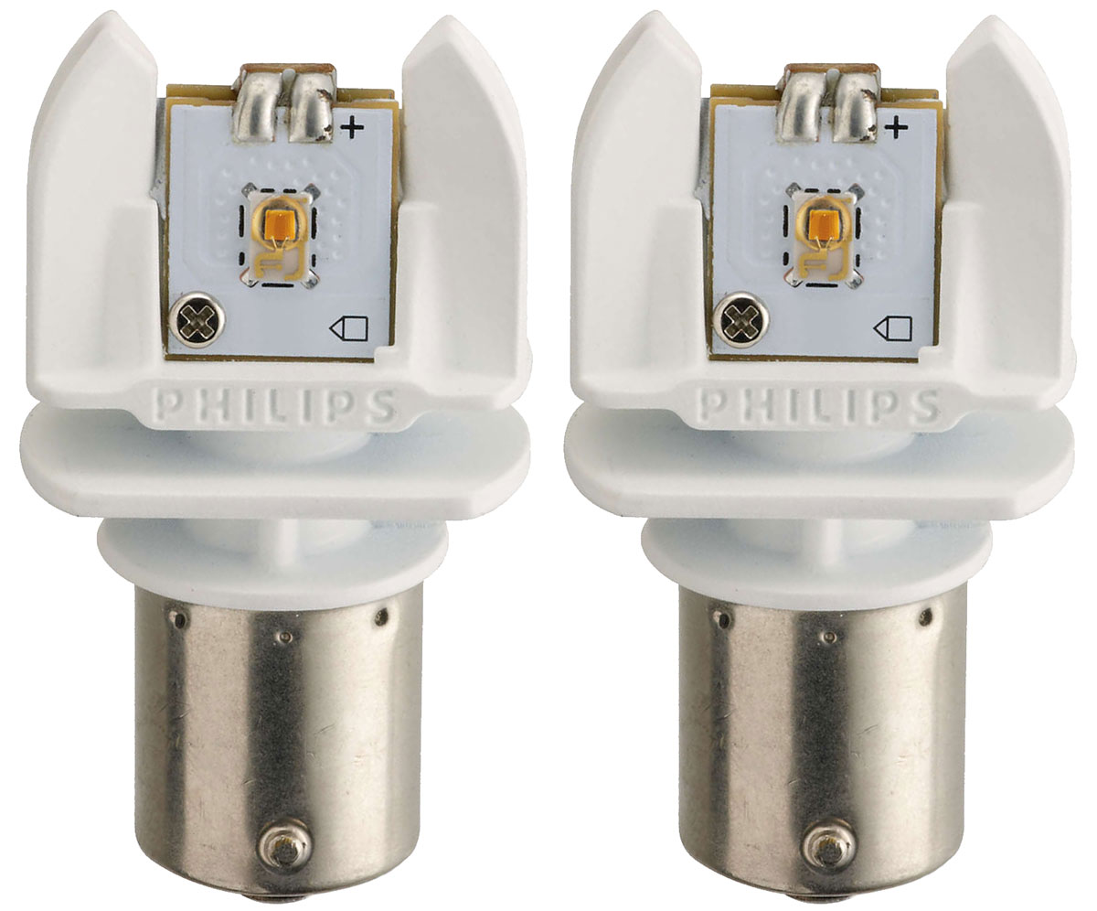 Лампа автомобильная светодиодная Philips X-tremeVision LED, сигнальная, цоколь PY21W (BAU15s), 12V, 4,3W, 2 шт12764X2 Лампа автомобильная светодиодная Philips X-tremeVision LED, сигнальная, цоколь PY21W (BAU15s), 12V, 4,3W, 2 шт12764X2Автомобильная лампа Philips X-tremeVision LED для сигналов поворота излучают яркий янтарный свет, обеспечивая максимальную видимость и безопасность на дороге. Долговечные и высокопрочные светодиоды будут служить вам 12 лет, избавляя от лишних хлопот. Распределение света на 270°. Широкий угол распределения света светодиодных автомобильных ламп для безупречного стиля. Яркий янтарный указатель поворота. Высокомощные светодиодные лампы для автомобиля Philips излучают яркий янтарный свет для стильного освещения. Устойчивость к вибрациям и воздействию высоких температур. Светодиодные лампы для автомобиля Philips оснащены уникальной конструкцией, устойчивой к вибрациям и воздействию высоких температур до 70°. Максимальная безопасность и никаких предупреждений об ошибке. Система удаления предупреждений Philips CEA5W удаляет с приборной панели сигналы системы контроля CANBus об ошибке. Напряжение: 12 В. Цветовая температура: 4000 К. ...