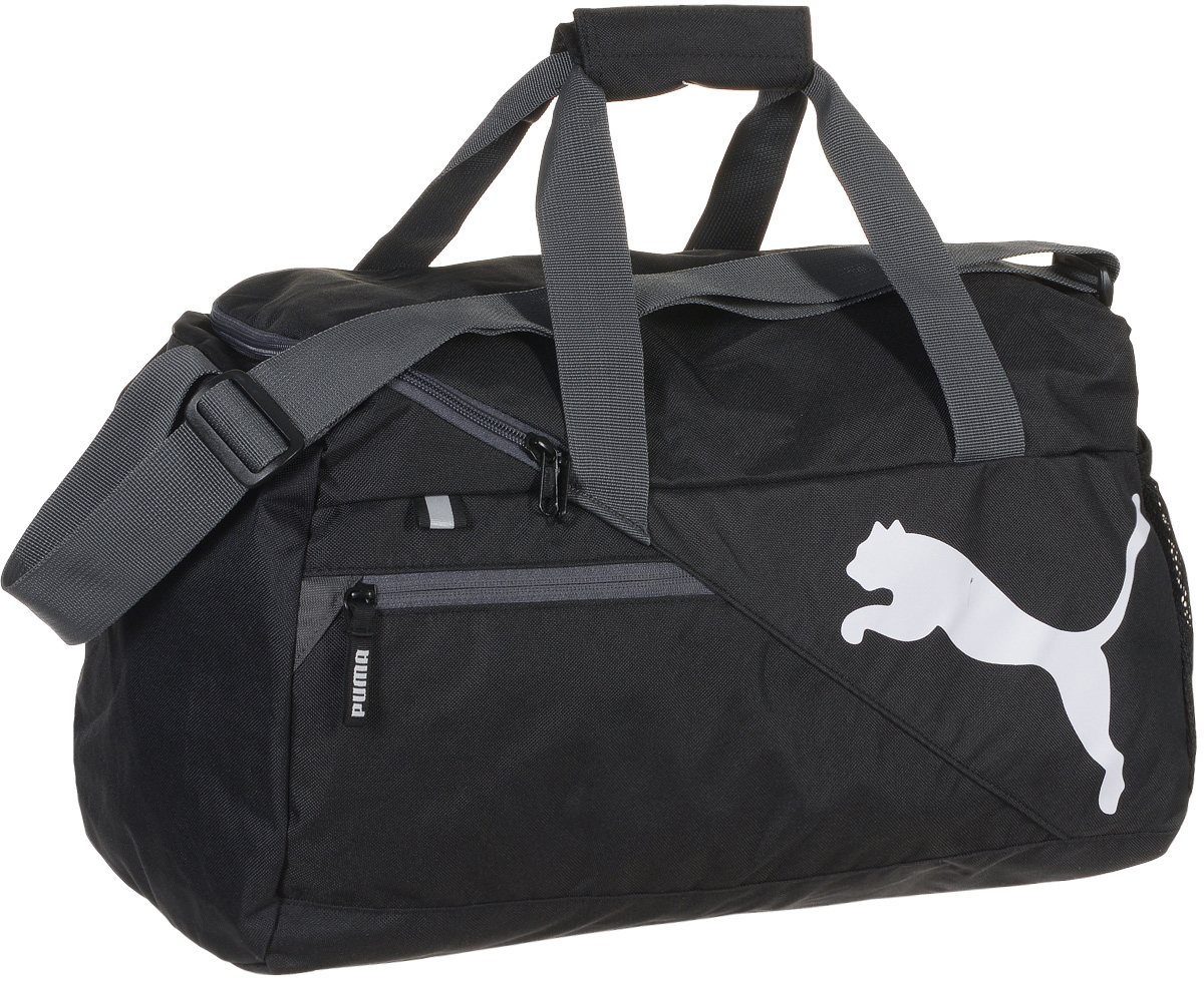 Сумка спортивная мужская Puma Fundamentals Sports Bag S, цвет: черный. 0734990107349901 Сумка спортивная мужская Puma Fundamentals Sports Bag S, цвет: черный. 0734990107349901Надежная спортивная сумка от Puma Fundamentals Sports Bag S создана для переноски вашего снаряжения. Вместительная и функциональная, она будет незаменима на тренировках. Изделие оснащено: основным отделением на молнии с двумя бегунками, боковым карманом из сетчатого материала, карманом на молнии спереди, ручками из лямочной тесьмы с возможностью их соединения друг с другом и наплечной лямкой регулируемой длины. Внутренний функционал включает в себя висячий накладной карман внутри главного отделения, подкладку из полиэстера 150D с изнанкой из полиуретана и крепкую подложку дна для защиты вашего снаряжения. Сумка декорирована светоотражающим элементом спереди, металлическими язычками застежек-молний с символикой Puma и логотипом Puma Cat спереди. Основанный в 1948 году бренд Puma стал выбором многих героев мирового спорта. Дизайн Puma сосредоточен на стиле и функциональности моделей, поэтому коллекции брендовой одежды и обуви сочетают современный стиль с...