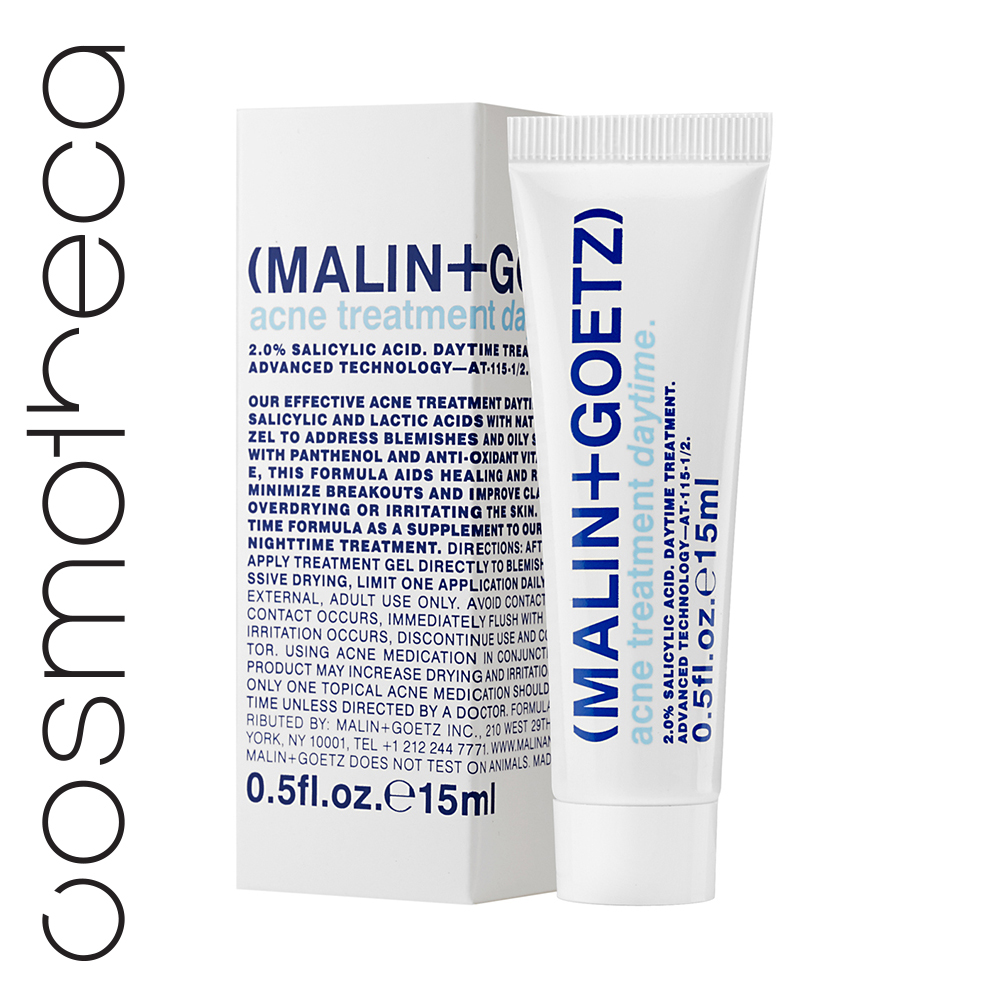 Malin+Goetz Гель для проблемной кожи лица дневной 15 млMG148 Malin+Goetz Гель для проблемной кожи лица дневной 15 млMG148Гель на основе лечебной формулы, минимизирующей и заживляющей воспаления без пересушивания. Наносите точечно на воспаления. Не используйте одновременно с другими средствами против акне. Салициловая кислота - оказывает противовоспалительное действие Вода гамамелиса – балансирует выработку себума, сужает поры. Молочная кислота – восстанавливает рН баланс, стимулирует обновление, улучшает цвет. Витамин В3 улучшает эластичность кожи и её барьерную функцию, придает сияние, стиму- лирует синтез коллагена, кожных церамидов и липидов, способствующих восстановлению кожного барьера. 16 экстрактов растений и водорослей, оздоравливающих кожу, оказывающих антиоксидантное и антимикробное воздействие, не нарушая экосистему кожи.