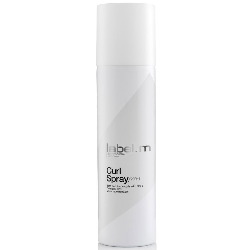 Label.m Спрей для вьющихся волос Curl Spray, 500 млLFCS0500 Label.m Спрей для вьющихся волос Curl Spray, 500 млLFCS0500Интенсивно увлажняющая формула с кокосом кондиционирует кудрявые и волнистые волосы и защищает от влаги. В состав входит компонент Спираль Е Комплекс 626, надолго сохраняющий форму завитка. Эксклюзивная разработка label.m, инновационный комплекс Enviroshield защищает волосы от термического воздействия во время укладки и от УФ лучей, а также придает искрящийся блеск.