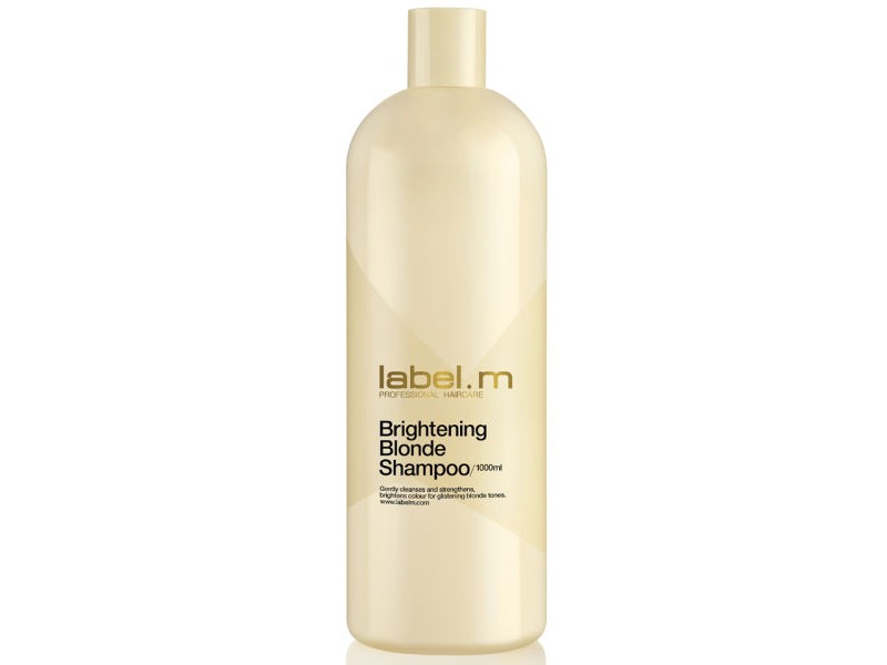 Label.m Осветляющий шампунь для блондинок Brightening Blonde Shampoo - 1000 млLSBB1000 Label.m Осветляющий шампунь для блондинок Brightening Blonde Shampoo - 1000 млLSBB1000Мягко очищает и увлажняет волосы, постепенно осветляя их, предотвращает пересыхание и появление медных оттенков.