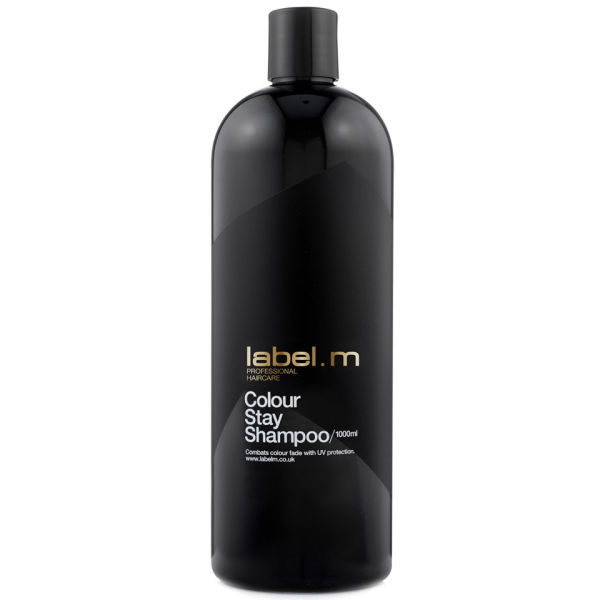 Label.m Шампунь защита цвета, 1000 млLSCS1000 Label.m Шампунь защита цвета, 1000 млLSCS1000Закрепляет молекулы красителя в волосе и защищает цвет, благодаря уникальному сочетанию протеинов пшеницы и сои, гидролизованного шелка и экстракта подсолнуха. Гелиогенол препятствует вымыванию и выгоранию цвета. Эксклюзивный комплекс Enviroshield предохраняет волосы от термического воздействия во время укладки и от УФ лучей.