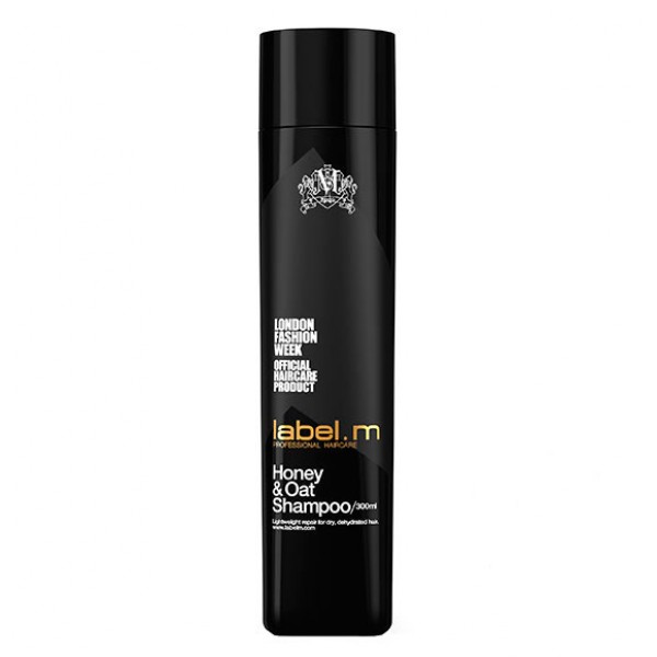 Label.m Шампунь питательный Мед and Овес, 300 млLSHO0300 Label.m Шампунь питательный Мед and Овес, 300 млLSHO0300Шампунь Мед и Овес - восстанавливает сухие, обезвоженные волосы, не перегружая их. Экстракты меда, овсяных зерен и морских водорослей прекрасно очищают. Эксклюзивный комплекс Enviroshield предохраняет волосы от термического воздействия во время укладки и от УФ лучей.