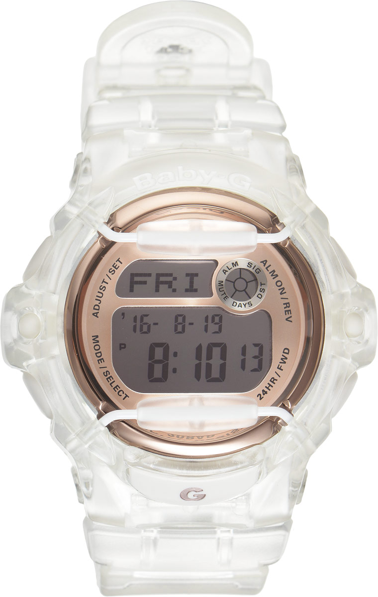 Часы наручные женские Casio G-Shock, цвет: прозрачный, медный. BG-169G-7BBG-169G-7B Часы наручные женские Casio G-Shock, цвет: прозрачный, медный. BG-169G-7BBG-169G-7BОригинальные женские наручные часы Baby-G в корпусе из прозрачного пластика с ярким циферблатом и безельными протекторами будут пользоваться популярностью среди девушек, ведущих активный образ жизни. Ударопрочная конструкция защищает механизм от ударов и вибрации. Изделие защищено от магнитных полей. Корпус выполнен из высококачественного пластика и оснащен минеральным стеклом, устойчивым к возникновению царапин. Резиновый ремешок имеет надежную классическую застежку. Часы оснащены кварцевым механизмом с цифровой индикацией на жидкокристаллическом дисплее и имеют степень водозащиты равную 200WR, что отлично подходит для ныряния и погружения под воду с аквалангом. Помимо этого стоит отметить электролюминисцентную подсветку, обеспечивающую равномерное освещение всего циферблата, облегчая считывание данных. Она характеризуется наличием функции задержки отключения, благодаря которой подсветка горит еще несколько секунд после отпускания кнопки освещения. ...