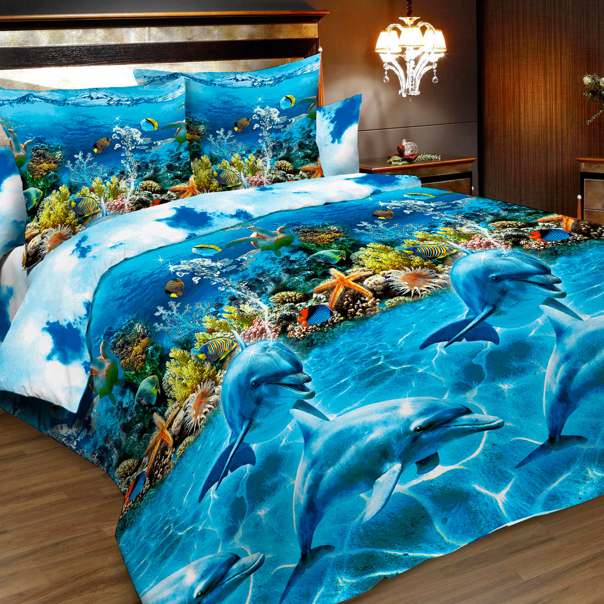 Комплект белья Letto, 1,5-спальный, наволочки 70х70, цвет: голубой, синий. B183-3B183-3 Комплект белья Letto, 1,5-спальный, наволочки 70х70, цвет: голубой, синий. B183-3B183-3Серия Letto «Традиция» выполнена из классической российской бязи, привычной для большинства российских покупательниц. Ткань плотная (125гр/м), используются современные устойчивые красители. Традиционная российская бязь выгодно отличается от импортных аналогов по цене, при том, что сама ткань и толще, меньше сминается и служит намного дольше. Рекомендуется перед первым использованием постирать, но не пересушивать. Применение кондиционера при стирке сделает такое постельное белье мягче и комфортней. Пододеяльник на молнии. Обращаем внимание, что расцветка наволочек может отличаться от представленной на фото.