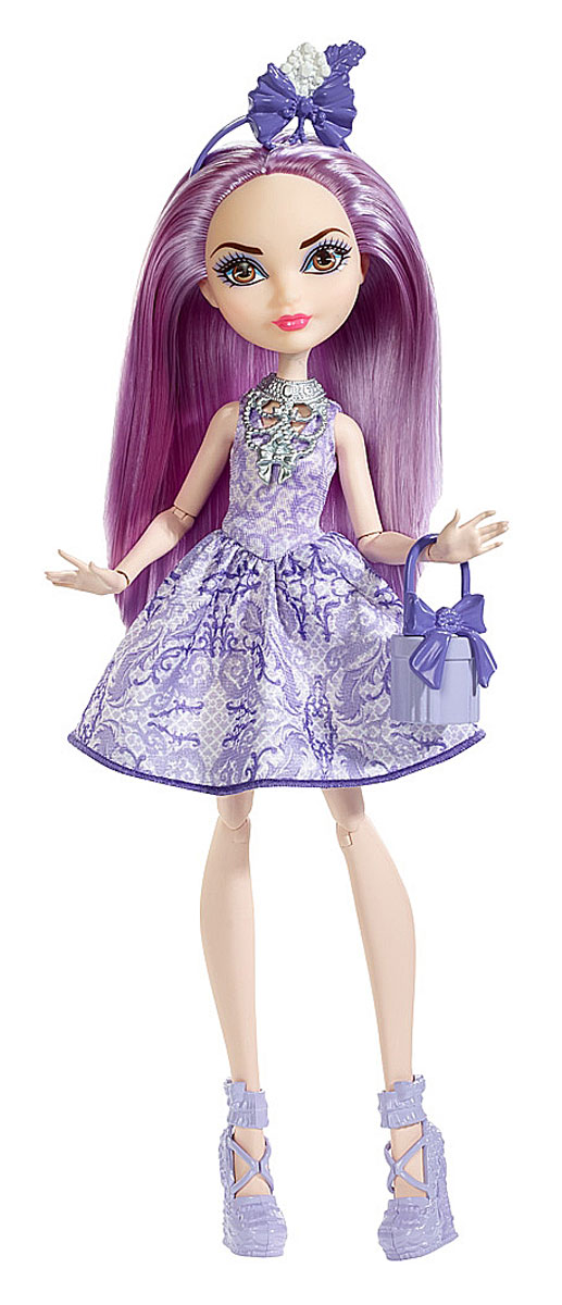 Ever After High Кукла Именинный бал Дачес СванDHM03_DHM06 Ever After High Кукла Именинный бал Дачес СванDHM03_DHM06Очаровательная куколка Ever After High Именинный бал. Дачес Сван обязательно привлечет внимание вашей маленькой любительницы сказок и волшебства. Дачес Сван в наряде для зажигательной именинной вечеринки! Дочь Царевны-лебедь в платье в стиле десертов выглядят просто чудесно. Длинные сиреневые волосы мягкие и послушные, их приятно расчесывать и создавать различные прически. Восхитительный образ для праздника дополняют стильные туфли светло-сиреневого цвета и оригинальная сумочка в виде подарка. На голове у куколки красуется ободок с бантиком и пером, а на шее - колье светло-серого цвета. Руки и ноги у куколки шарнирные, что позволяет придавать ей различные позы. Не упустите возможность переписать историю вместе с учениками школы Ever After - детьми персонажей известных сказок, которым предстоит решить, следовать ли судьбе своих родителей и прожить положенный сюжет до своего долго и счастливо или изменить то, что им предначертано и самим выбирать свою...