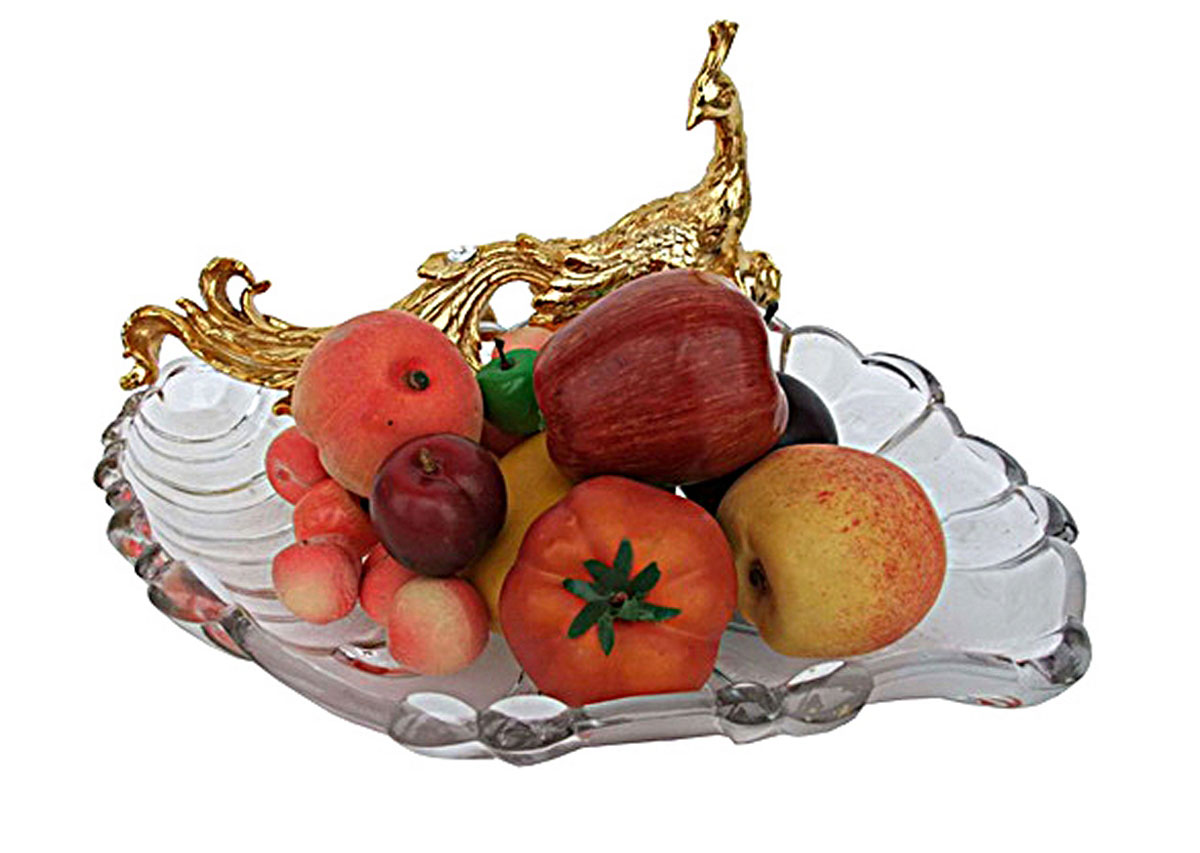 Фруктовница Русские Подарки Версаль, 28 х 36 х 20 см. 4892348923 Фруктовница Русские Подарки Версаль, 28 х 36 х 20 см. 4892348923Фруктовница Русские Подарки Версаль выполнена из стекла и полистоуна. Отлично подойдет для подачи фруктов или сладостей. Стильная форма и интересное исполнение идеально впишутся в любой интерьер. Не рекомендуется использовать в микроволновой печи. Мыть теплой водой с применением нейтральных моющих средств.