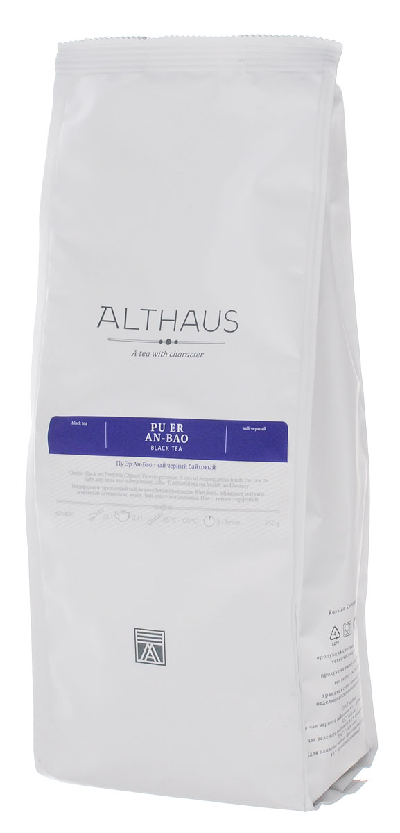 Althaus Pu Er An-Bao черный листовой чай, 250 гTALTHL-L00079 Althaus Pu Er An-Bao черный листовой чай, 250 гTALTHL-L00079Пу Эр Ан Бао — уникальный постферментированный черный чай из китайской провинции Юньнань, считающейся древней родиной чайного дерева. Издавна этот чай свозили для завершающей обработки в уездный городок Пуэр, отсюда он и получил свое необычное название. Из Пуэра на караванах лошадей чай отправляли в Тибет. За свои необычные свойства Пу Эр высоко ценился не только среди простого народа, но и при императорском дворе. Пу Эр отличает насыщенный красно-коричневый цвет настоя, похожий на оттенок темного гречишного меда. Исключительно мягкий гармоничный вкус, дополненный глубокими ароматами древесной коры и летних фруктов, завершается освежающей волной сладковатого послевкусия. Это единственный в мире чай, который, подобно вину, может выдерживаться годами и при правильном хранении со временем становиться еще изысканнее. Благодаря уникальной технологии обработки Пу Эр обладает целым спектром лечебных свойств, его называют чаем стройности,...