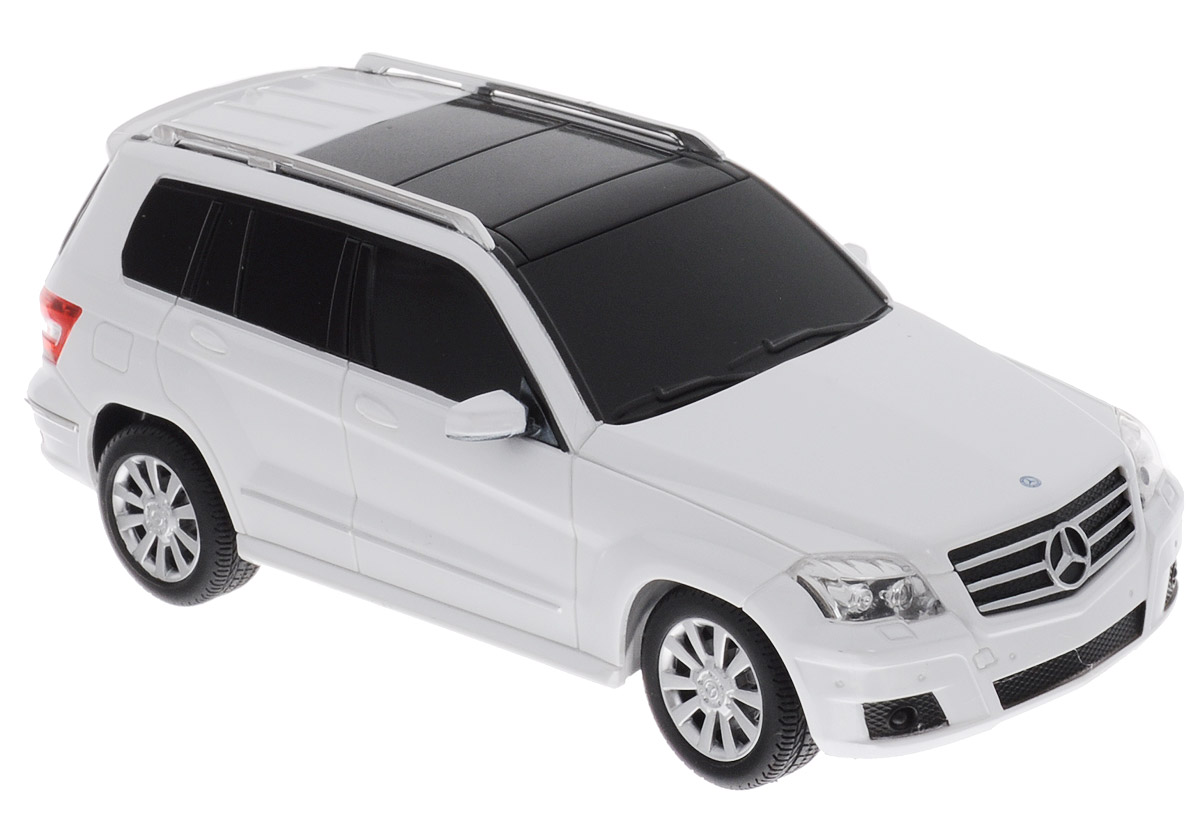 Rastar Радиоуправляемая модель Mercedes-Benz GLK-Class цвет белый масштаб 1:2432100_белый Rastar Радиоуправляемая модель Mercedes-Benz GLK-Class цвет белый масштаб 1:2432100_белыйРадиоуправляемая модель Rastar Mercedes-Benz GLK-Class является точной копией автомобиля Mercedes в масштабе 1/24. Модель обязательно вызовет интерес, как у детей, так и у взрослых. Модель автомобиля изготовлена из высококачественного пластика, шины выполнены из мягкой резины. Управление игрушкой происходит при помощи удобного пульта. Пульт управления работает на частоте 27 MHz. Автомобиль может перемещаться вперед-назад, поворачивать налево-направо, останавливаться. Изделие оснащено световыми эффектами. Ваш ребенок увлеченно будет играть с моделью, придумывая различные истории и устраивая соревнования. Порадуйте его таким замечательным подарком! Для работы автомобиля требуются 3 батарейки напряжением 1,5V типа АА (не входят в комплект). Для работы пульта управления требуются 2 батарейки напряжением 1,5V типа АА (не входят в комплект).