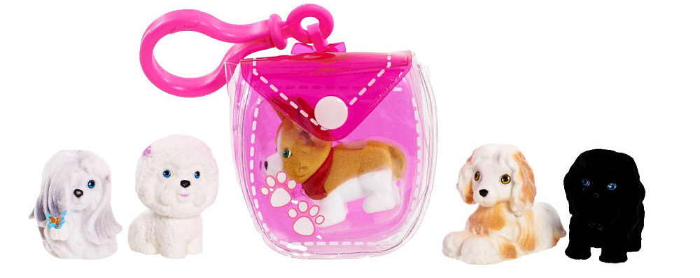 Puppy In My Pocket Набор фигурок Щенки и брелок-сумочка 4818048180-P Puppy In My Pocket Набор фигурок Щенки и брелок-сумочка 4818048180-PЗамечательный набор фигурок Puppy In My Pocket создан специально для поклонниц мультипликационного сериала Щенок в моем кармане. Щеночки разных пород и в разных позах покрыты мягким флоком, удивительно приятным на ощупь. В комплект набора, помимо пяти очаровательных щенков, входит брелок- сумочка. Прозрачная сумочка закрывается на пластиковую кнопку и дополнена удобным карабином. Она будет замечательно смотреться на рюкзачке или пенале. Набор выполнен из качественных и безопасных материалов.