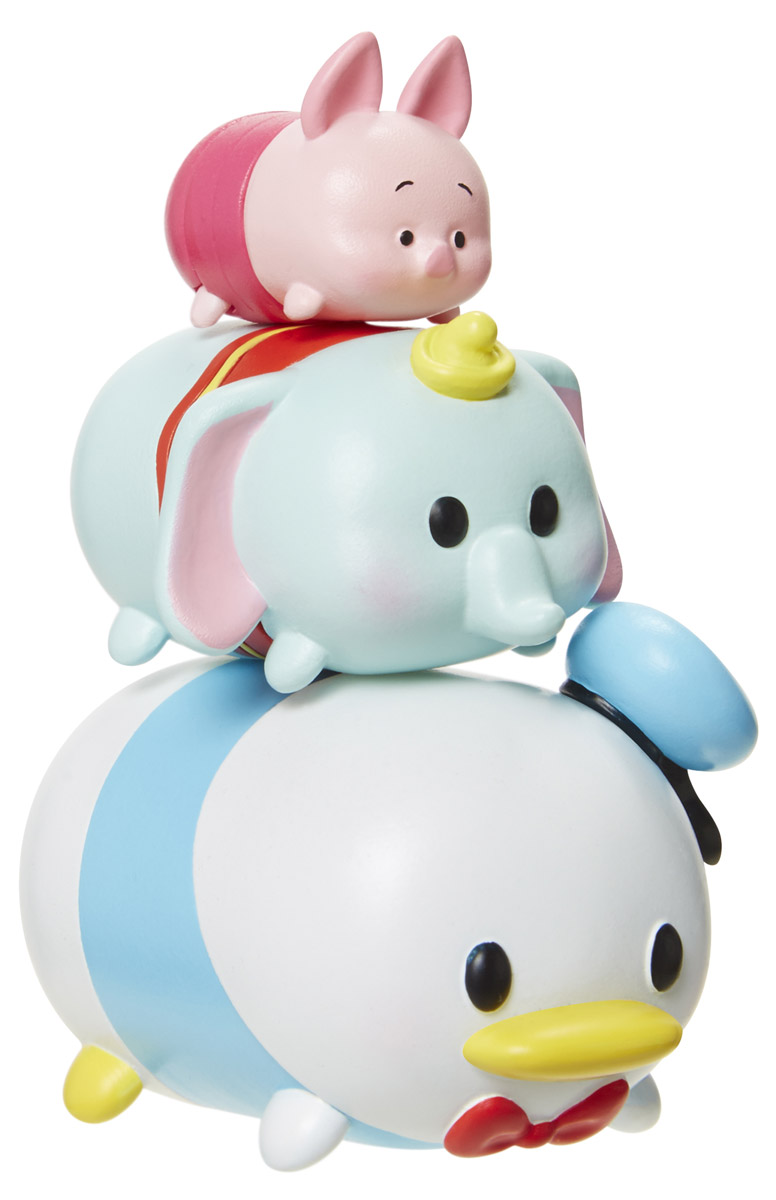 Tsum Tsum Набор фигурок Series 1 3 шт 980080980080 Tsum Tsum Набор фигурок Series 1 3 шт 980080980080Tsum Tsum - это небольшие коллекционные фигурки, изображающие различных персонажей детских мультфильмов Уолта Диснея. Они очень яркие, качественно сделаны и выглядят весьма привлекательно. В набор входят 3 фигурки - Пятачок, Дональд Дак и слоненок Дамбо. Все они разных размеров: большого, среднего и мини. Отличительной особенностью игрушек является то, что их можно сцеплять друг с другом, усаживая на спины - таким образом, у вас получится подобие оригинальной башенки.