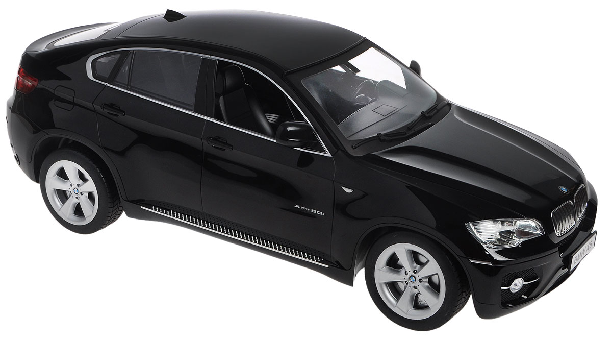 Double Eagle Радиоуправляемая модель BMW X6615003 Double Eagle Радиоуправляемая модель BMW X6615003Радиоуправляемая модель Double Eagle BMW X6 станет отличным подарком любому мальчику! Все дети хотят иметь в наборе своих игрушек ослепительные, невероятные и крутые автомобили на радиоуправлении. Тем более, если это автомобиль известной марки с проработкой всех деталей, удивляющий приятным качеством и видом. Одной из таких моделей является автомобиль на радиоуправлении Double Eagle BMW X6. Это точная копия настоящего авто в масштабе 1:10. Возможные движения: вперед, назад, вправо, влево, остановка. При включении раздается звук запуска двигателя. Имеются световые эффекты. Пульт управления работает на частоте 27 MHz. С помощью пульта можно регулировать скорость модели (имитация коробки передач). Машина работает от сменного аккумулятора 7,2V (в комплекте). Для работы пульта управления необходимы 2 батарейки типа АА напряжением 1,5V (не входят в комплект).