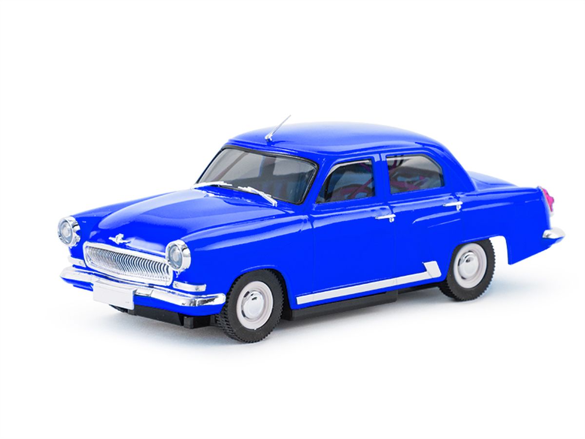 Pilotage Радиоуправляемая модель ГАЗ21 Волга 2wd RTR цвет синийRC17296 Pilotage Радиоуправляемая модель ГАЗ21 Волга 2wd RTR цвет синийRC17296Миниатюрной моделью «ГАЗ-21» можно любоваться часами. Точно изготовленный кузов в мельчайших деталях повторяет пропорции настоящего автомобиля. Рубиновые задние фонари и прозрачные фары, молдинг вдоль порога, дворники и антенна. Во внешнем облике модели читается красивый профиль с плавно ниспадающей линией боковины и обилие хромового декора! Автомобиль управляется по двум каналам: вперед/назад при помощи электронного регулятора оборотов, и влево/вправо при помощи сервомеханизма