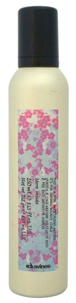 Davines Увлажняющий мусс для упругих четко очерченных локонов More Inside Curl Mosturizing Mousse, 250 мл87004 Davines Увлажняющий мусс для упругих четко очерченных локонов More Inside Curl Mosturizing Mousse, 250 мл87004Легкая пена, близкая по консистенции к крему. Подчеркивает каждый завиток, делает их гибче, добавляет объем. Без утяжеления прически. Средство может использоваться как финальный штрих при нанесении на высушенные волосы - в этом случае мусс работает как увлажняющее средство. Создает и моделирует идеальные локоны, сохраняет их форму и упругость. Увлажняет волосы, насыщая их влагой.
