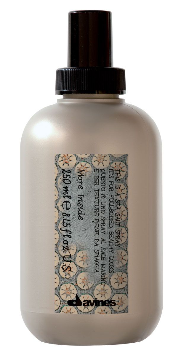 Davines Спрей с морской солью для объемных свободных укладок More Inside Sea Salt Spray, 250 мл87016 Davines Спрей с морской солью для объемных свободных укладок More Inside Sea Salt Spray, 250 мл87016Davines Sea Salt Spray — Спрей с морской солью More Inside для объемных свободных укладок способствует улучшению текстуры головы. Основной преимущественной характеристикой средства есть то, что оно подходит для всех типов волос. Благодаря хлориду натрия, входящему в состав спрея, кожа головы получает увлажнение и защиту от нежелательных внешних факторов. Морская соль это основной ингредиент этого средства. Она придаёт любым волосам колоссальный объём, улучшает плотность и силу волос и питает их изнутри. Сульфат магния входит в состав спрея и обеспечивает матовый эффект, не склеивая и не загрязняя волос. Средство облагает антисептическим действием. Используя это средство регулярно, приобрести здоровую и привлекательную текстуру волос не составит труда. Правильное использование позволит сделать это быстро и не затратно.