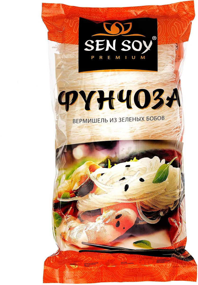Sen Soy Вермишель фунчоза, 200 г4607041133665 Sen Soy Вермишель фунчоза, 200 г4607041133665Бобовая вермишель Sen Soy Фунчоза – экзотический гарнир к восточным деликатесам и необходимая составляющая многих блюд азиатской кухни. Она сохраняет все ценные свойства зеленых бобов, но гораздо более удобна и универсальна в использовании, чем цельные бобы. Прозрачная, словно стеклянная, эластичная бобовая вермишель обладает нежной консистенцией и нейтральным вкусом, поэтому на ее основе готовится множество разнообразных блюд – вегетарианских и мясных, с морепродуктами и всевозможными соусами из овощей, фруктов, пряных трав и восточных специй. Такую вермишель часто добавляют в супы и бульоны, подают на гарнир и добавляют в салаты. Самым популярным из них является салат с тем же названием – фунчоза. В его состав входят особенно пикантные восточные специи и свежие овощи. Такой салат украсит любой стол – как будничный, так и самый праздничный.