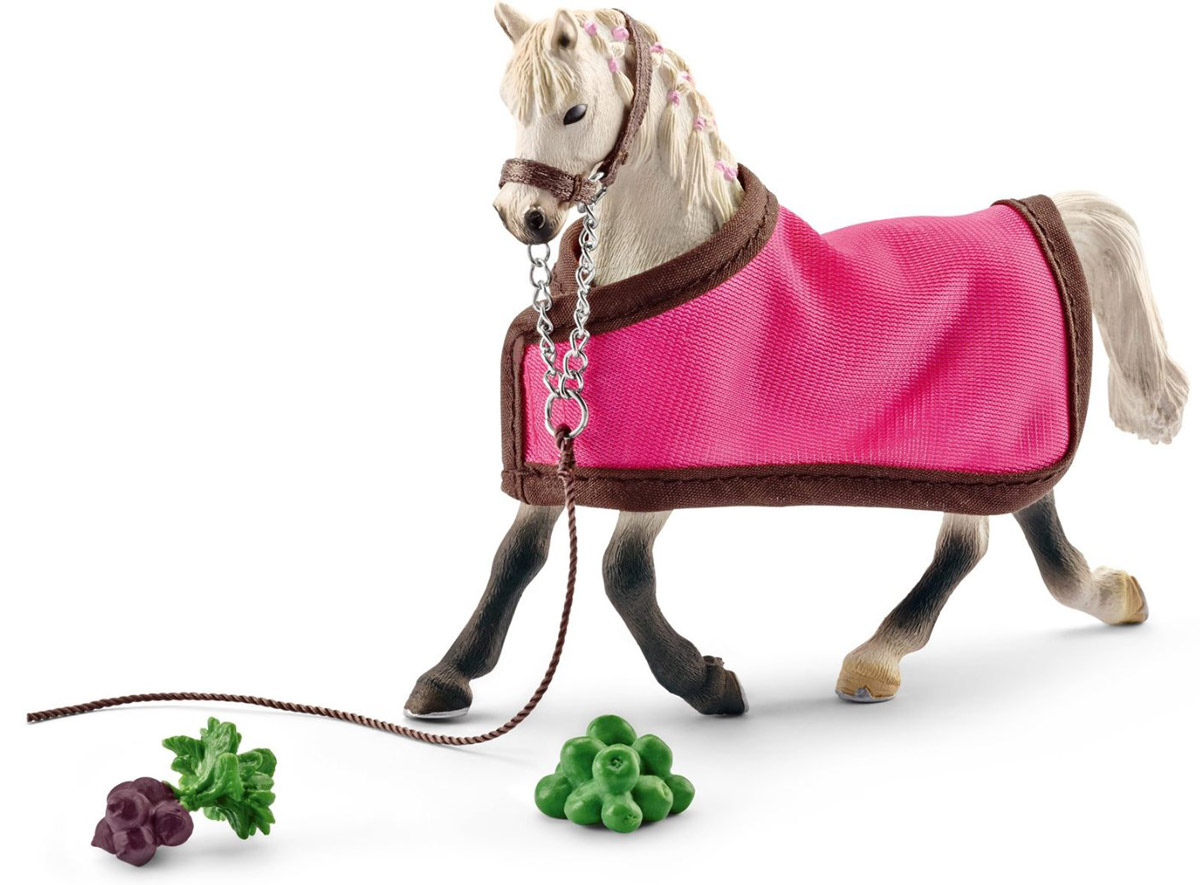 Schleich Фигурка Арабская кобыла с накидкой41447 Schleich Фигурка Арабская кобыла с накидкой41447Фигурка Арабская кобыла с накидкой станет прекрасным подарком всем любителям фигурок лошадей от Schleich и замечательным пополнением коллекции. В комплекте с красивой лошадкой имеется розовая накидка и муляжи еды, для того, чтобы лошадь могла подкрепиться перед скачками. Все фигурки Schleich выполнены из гипоаллергенных высокотехнологичных материалов, раскрашены вручную и не вызывают аллергии у ребенка. Порода арабских лошадей была выведена в Аравии. Она отличается превосходной выносливостью из-за постоянной жизни арабов среди суровых пустынь. В день арабские лошади могут проходить до 160 км и прекрасно поддаются дрессировке. Сейчас эта порода является самой популярной в мире и ежегодно завоевывает большое количество различных мировых наград.