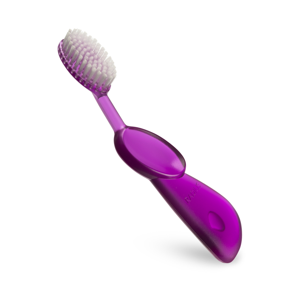 Radius, Зубная щетка для взрослых Original/Toothbrush Original/ фиолетовая для правшейR004778 Radius, Зубная щетка для взрослых Original/Toothbrush Original/ фиолетовая для правшейR004778Классические зубные щётки, имеющие в 3 раза больше щетинок и удобную ручку для правой или левой руки. Мягкая, широкая головка с веерной щетиной помогает улучшить здоровье десен, массируя десны во время чистки. Широкий спектр - чистка зубов и массаж десен одновременно.
