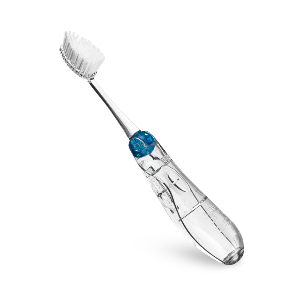 Radius, Зубная дорожная щетка Source/Toothbrush TOUR Travel Source / синий сапфирR005058 Radius, Зубная дорожная щетка Source/Toothbrush TOUR Travel Source / синий сапфирR005058Органические зубные щетки для левой и правой руки. Мягкая, широкая головка с веерной щетиной помогает улучшить здоровье десен, массируя десны во время чистки. Эргономичная ручка обеспечивает спокойную хватку, что снижает давление на зубы, помогает защитить десны, уменьшает кровоточивость десен и эрозии эмали. Широкий спектр - чистка зубов и массаж десен одновременно.