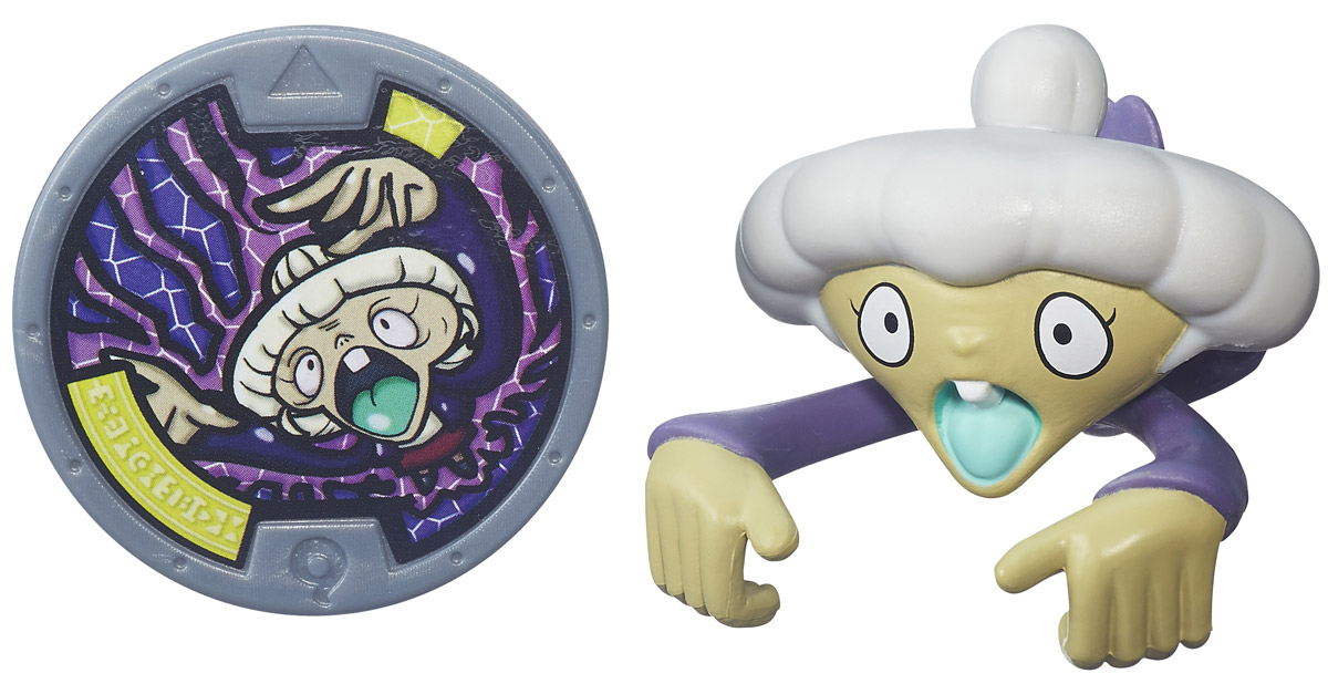 Yo-kai Watch Фигурка Tattletell с медальюB5937EQ0_B5941 Yo-kai Watch Фигурка Tattletell с медальюB5937EQ0_B5941В мире Yo-kai у персонажей иногда случаются дни, когда все идет не так. Они теряют ключи. У них спадают штаны. Несомненно, во всем этом виноваты Yo-kai. Они находятся повсюду, каждый день отвлекая и доставляя неудобства окружающим. Их не может видеть никто, кроме тех персонажей, которые подружились с ними. Tattletell не в силах удержаться от того, чтобы, не переставая, болтать языком и разбалтывать все свои секреты. Заведите дома забавных персонажей из мультсериала Yo-kai Watch. К каждой фигурке прилагается медаль. Играть с любой Yo-kai-медалью можно тремя способами. 1. Можно вызвать персонажа Yo-kai, вставив медаль в игрушечные часы Yo-kai Watch (приобретаются отдельно), и тогда вы услышите имя персонажа и другие звуки. Большинство медалей также могут воспроизводить песню своего клана. 2. Можно погрузиться в изучение сказочного мира Yo-kai, отсканировав медаль с помощью приложения Yo-kai Watch Land. 3. Можно коллекционировать Yo-kai-медали и...