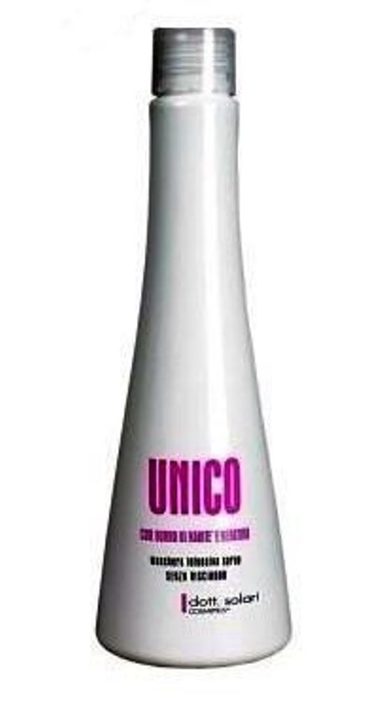 Unico Маска для волос 200 мл8004347006512 Unico Маска для волос 200 мл8004347006512Кератиновое выпрямление-это интенсивное лечение волос, насыщающее их кератином, из которого они состоят примерно на 90%, однако под влиянием разных факторов они утрачивают его. Кератин способствует обогащению структуры волоса, защищая волосы от вредных факторов.