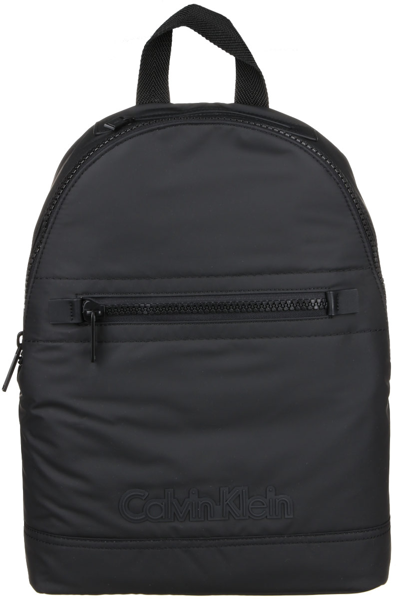Рюкзак мужской Calvin Klein Jeans, цвет: черный. K50K502065_001K50K502065_001 Рюкзак мужской Calvin Klein Jeans, цвет: черный. K50K502065_001K50K502065_0013Практичный рюкзак Calvin Klein выполнен из полиуретана, оформлен символикой бренда. Изделие содержит одно большое отделение, которое закрывается на застежку-молнию. Внутри модель дополнена накладным карманом для планшета и прорезным на застежке-молнии. Лицевая и верхняя части рюкзака дополнены прорезными карманами на застежке-молнии. Рюкзак оснащен широкими лямками регулируемой длины и петлей для подвешивания. В комплекте с изделием поставляется чехол для хранения. Стильный рюкзак идеально подчеркнет ваш неповторимый стиль.