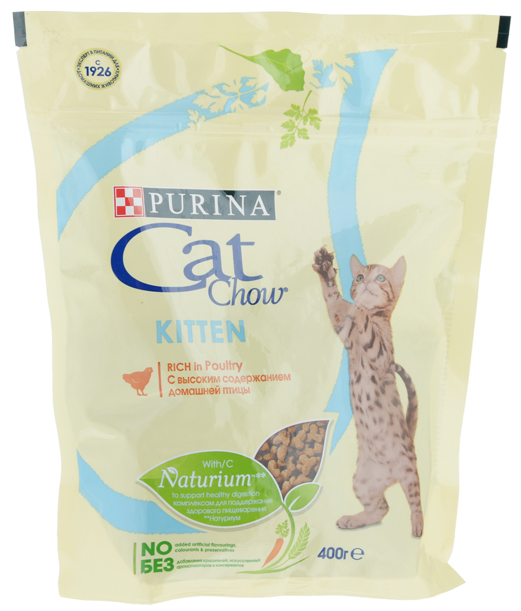 Корм сухой для котят Cat Chow Kitten, с домашней птицей, 400 г12267386 Корм сухой для котят Cat Chow Kitten, с домашней птицей, 400 г12267386Сухой корм Cat Chow Kitten - полнорационный сбалансированный корм для котят. Рецептура с высоким содержанием домашней птицы имеет специально отобранные по качеству источники протеина, чтобы удовлетворить естественные потребности кошек. Корм Cat Chow Kitten бережно приготовлен с натуральными ингредиентами (петрушка, шпинат, морковь, цельные зерна злаков, цикорий и дрожжи) для придания особого аромата, который кошки выбирают инстинктивно. Комплекс Naturium в кормах Cat Chow - это особое сочетание волокон природного происхождения. Он включает источник натурального пребиотика, который, как было доказано, улучшает баланс микрофлоры кишечника и поддерживает здоровье пищеварительной системы кошки. Это позволяет ей питаться с большей пользой. Включает омега-3 жирную кислоту, которая естественно содержится в материнском молоке и помогает поддерживать развитие мозга и зрения вашего котенка. Корм без добавления красителей, искусственных ароматизаторов и консервантов. ...
