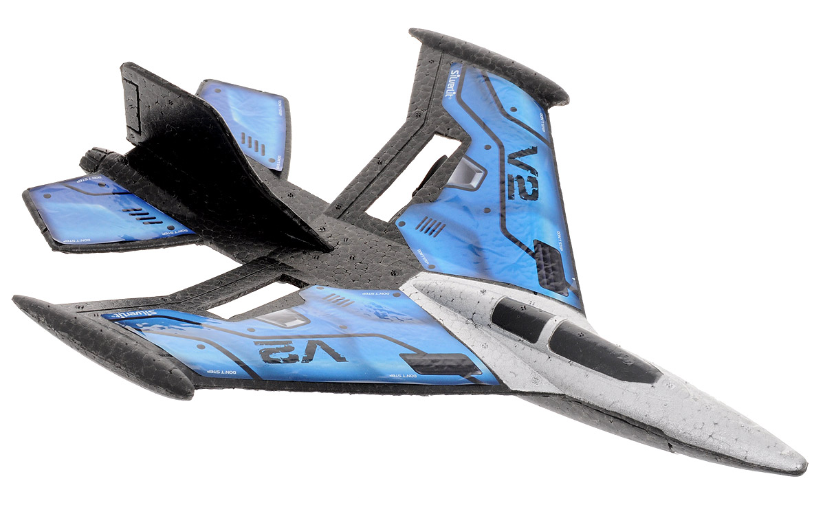 Silverlit Самолет на радиоуправлении X-Twin Jet цвет синий84743 Silverlit Самолет на радиоуправлении X-Twin Jet цвет синий84743Кто из мальчишек не мечтал о радиоуправляемом самолете? Взяв один раз его в руки, невозможно оторваться от увлекательной игры - чувствовать, как от ваших действий зависит полет истребителя, и задавать ему направление! Не только мальчишки, но и их папы будут рады поиграть с самолетом! Самолет на радиоуправлении Silverlit X-Twin Jet - это превосходная аэродинамическая форма, яркие цвета корпуса. Ваш домашний авиапарк пополнится действительно достойной новинкой! Управление самолетом осуществляется при помощи пульта управления. Управляемая дальность полета составляет порядка 50 метров. Двухканальное управление обеспечивает устойчивую связь модели и пульта управления без сбоев и помех. Прочный и гибкий материал, из которого выполнен корпус, легко выдержит падения с высоты, столкновения с деревьями и домами. Возможные движения самолета: взлет-снижение, поворот влево-вправо, удерживание высоты. Также возможен взлет с руки. Самолет работает от встроенного аккумулятора (время...