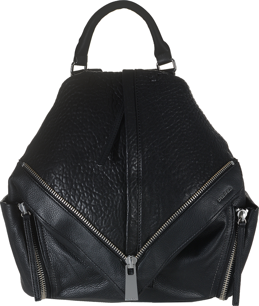 Рюкзак женский Diesel, цвет: черный. X03897-P0804/T8013X03897-P0804/T8013 Рюкзак женский Diesel, цвет: черный. X03897-P0804/T8013X03897-P0804/T8013Стильный рюкзак Diesel изготовлен из натуральной кожи зернистой текстуры и выполнен в оригинальном дизайне. На тыльной стороне расположен удобный вшитый карман на молнии. Рюкзак имеет два боковых кармана, объем которых регулируется с помощью застежек-молний. Изделие закрывается на вертикальную застежку-молнию. Внутри расположено главное отделение, которое содержит один накладной карман для телефона и один вшитый карман на молнии для мелочей.