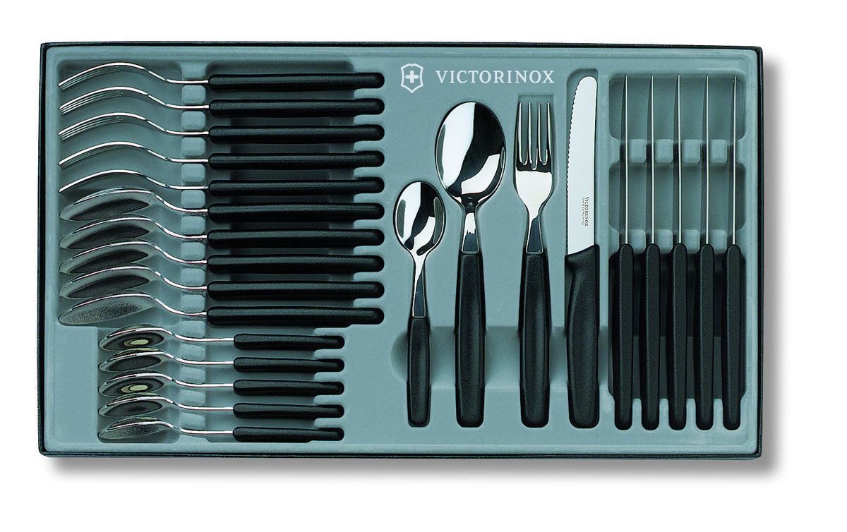 Набор столовых приборов Victorinox, 24 предмета5.1333.24 Набор столовых приборов Victorinox, 24 предмета5.1333.24Эта серия ножей и кухонных принадлежностей вот уже несколько десятилетий является ключевой частью ассортимента VICTORINOX .Все ножи, вилки STANDART удобны в использовании и пригодны для мойки в посудомоечной машине. Набор столовых приборов, 24 предмета, цвет чёрный Традиционный комплект столовых приборов из нержавеющей стали на 6 персон. Состоит из ножей для стейков с серрейторной заточкой 5.1333 и выполненных в том же стиле вилок 5.1543, столовых ложек 5.1553 и чайных ложек 5.1573. Ножи можно использовать при готовке. Поставляется в подарочной коробке. Кухонный для стейков 5.1333, 11 см, Victorinox (6 штук). Маленький нож с серрейторной заточкой лезвия и закруглённым концом легко разрезает даже самые толстые и сочные куски мяса и птицы. Размеры ножа: 212x20x10 мм. Вилка столовая 5.1543, Victorinox (6 штук). Традиционная столовая вилка, можно комплектовать с любыми столовыми приборами Victorinox, имеющими однотипную рукоятку. Размеры вилки:...