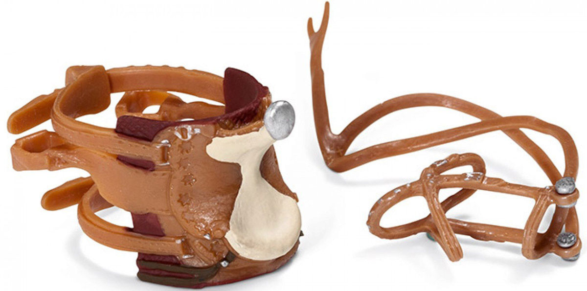 Schleich Ковбойское седло с уздечкой42122 Schleich Ковбойское седло с уздечкой42122Ковбойское седло с уздечкой Schleich разнообразит игры с лошадками вашего ребенка. В наборе ребенок найдет седло для ковбоя и уздечку, которые выполнены в коричневых тонах. Набор выполнен из качественных и безопасных материалов. Имеет реалистичный внешний вид, приятен на ощупь и позволяет детям играть с большим удовольствием. В процессе манипуляций с миниатюрными игрушками у ребенка развивается мелкая моторика, стимулируются развитие речи, логическое мышление, ребенок знакомится с окружающим миром.