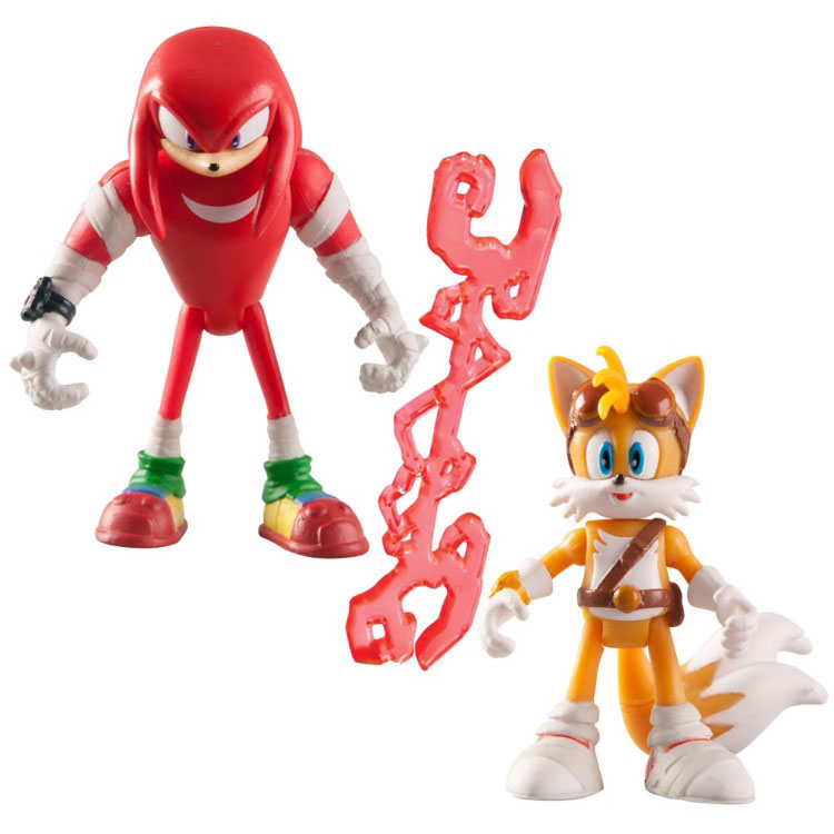 Sonic Boom Набор фигурок Наклз и ТейлзT22032 Sonic Boom Набор фигурок Наклз и ТейлзT22032Набор фигурок Sonic Boom Наклз и Тейлз создан по мотивам мультсериала Sonic Boom, основанного на культовой компьютерной игре 90-х годов Sonic the Hedgehog. Суперскоростной синий ёжик Соник хорошо знаком даже тем, кто не увлекается видеоиграми. Неординарная внешность, яркий характер и потрясающая харизма делают этого героя не только привлекательным, но и запоминающимся персонажем, образ которого не устарел за столь длинную для компьютерного героя историю. Благодаря мультфильмам о приключениях Соника и его друзей забавный синий ежик и по сей день остается одним из любимых героев как у детей, так и у взрослой аудитории. Лис Тейлз – лучший друг Соника, обладатель двух хвостов, с помощью которых может летать. Тейлз гениальный механик и мог бы поспорить в этом с самим доктором Эггманом, но стеснительность и скромность не позволяют раскрыться его уникальным талантом в полной мере. Красная ехидна по имени Наклз – друг ежа Соника и лиса Тейлза, самый сильный герой...
